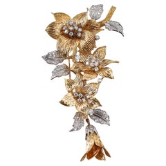 Boucheron Paris Broche grande fleur en or jaune et diamants