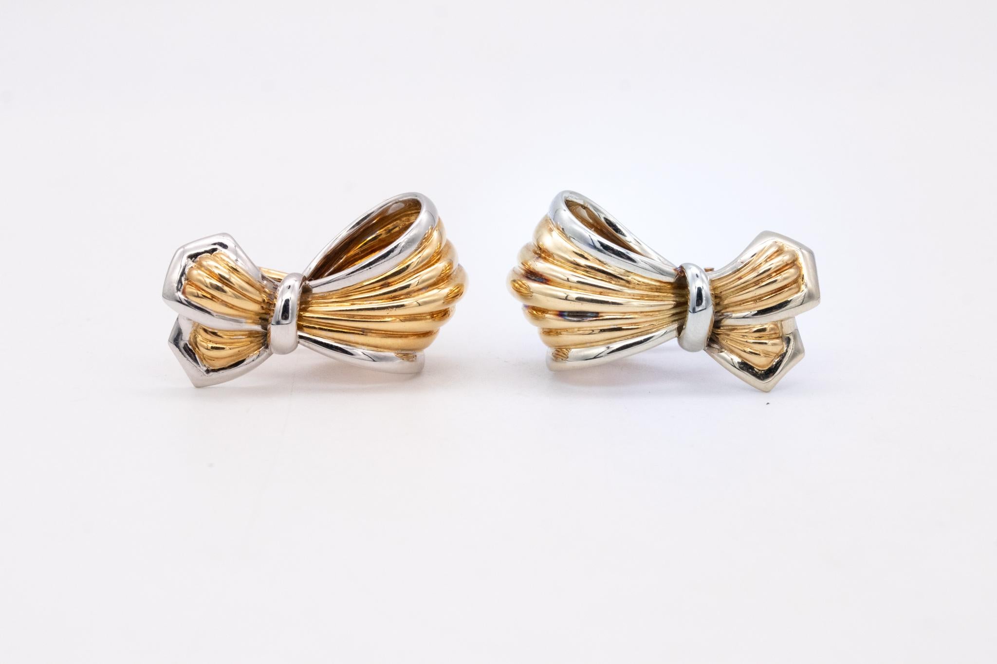 Boucheron Paris Large Ribbons Earrings with Fluted Pattern in Two Tones of 18kt For Sale 2