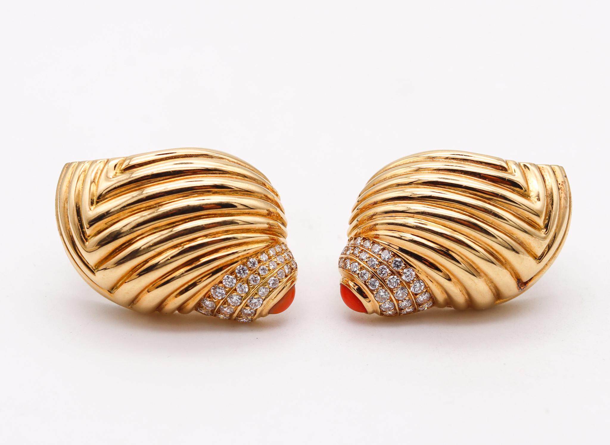 Brilliant Cut Boucheron Paris Modernist Clips Earrings in 18kt Gold 2.68 Cts in Diamonds Coral