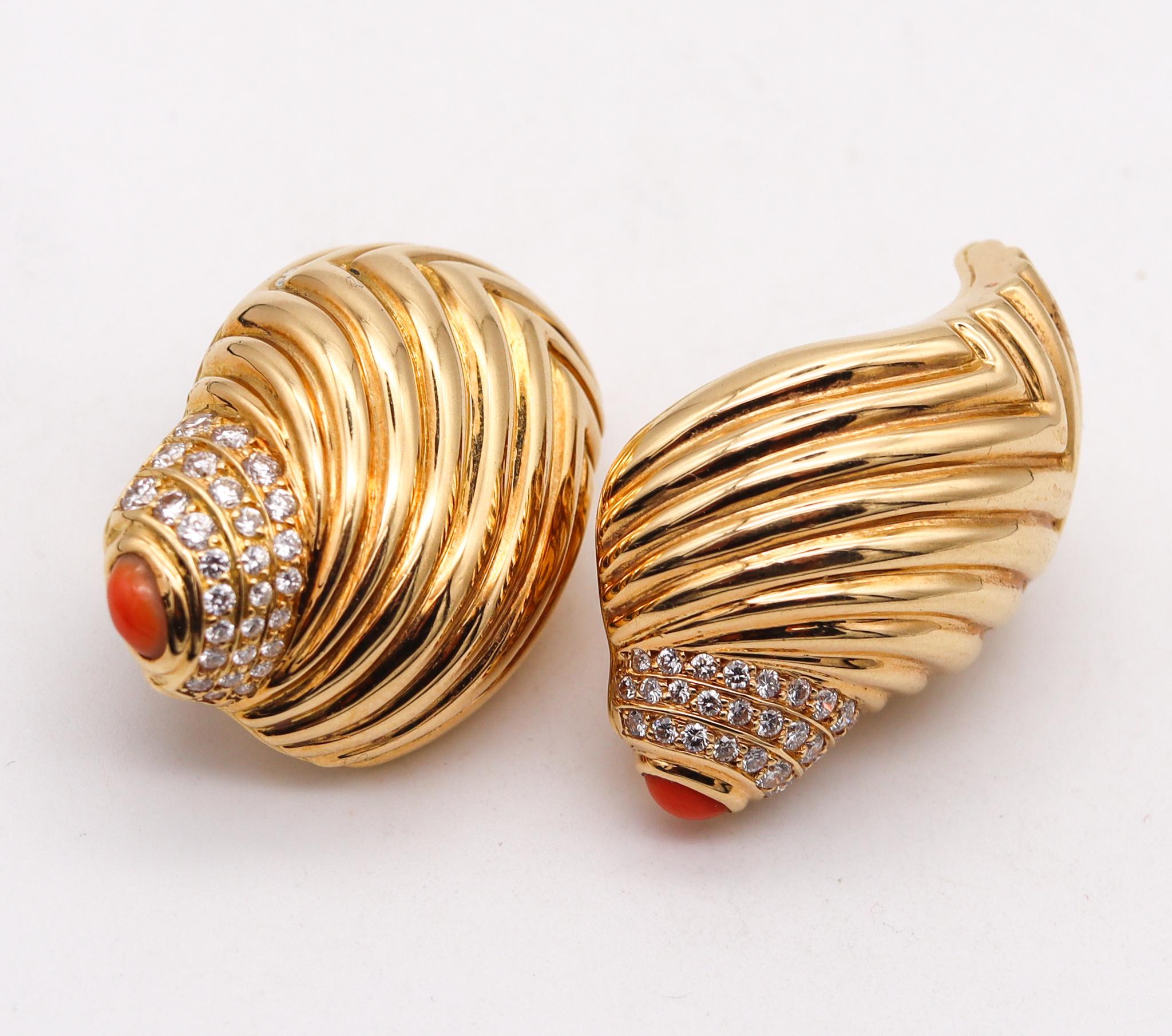 Boucheron Paris Modernist Clips Earrings in 18kt Gold 2.68 Cts in Diamonds Coral In Excellent Condition In Miami, FL