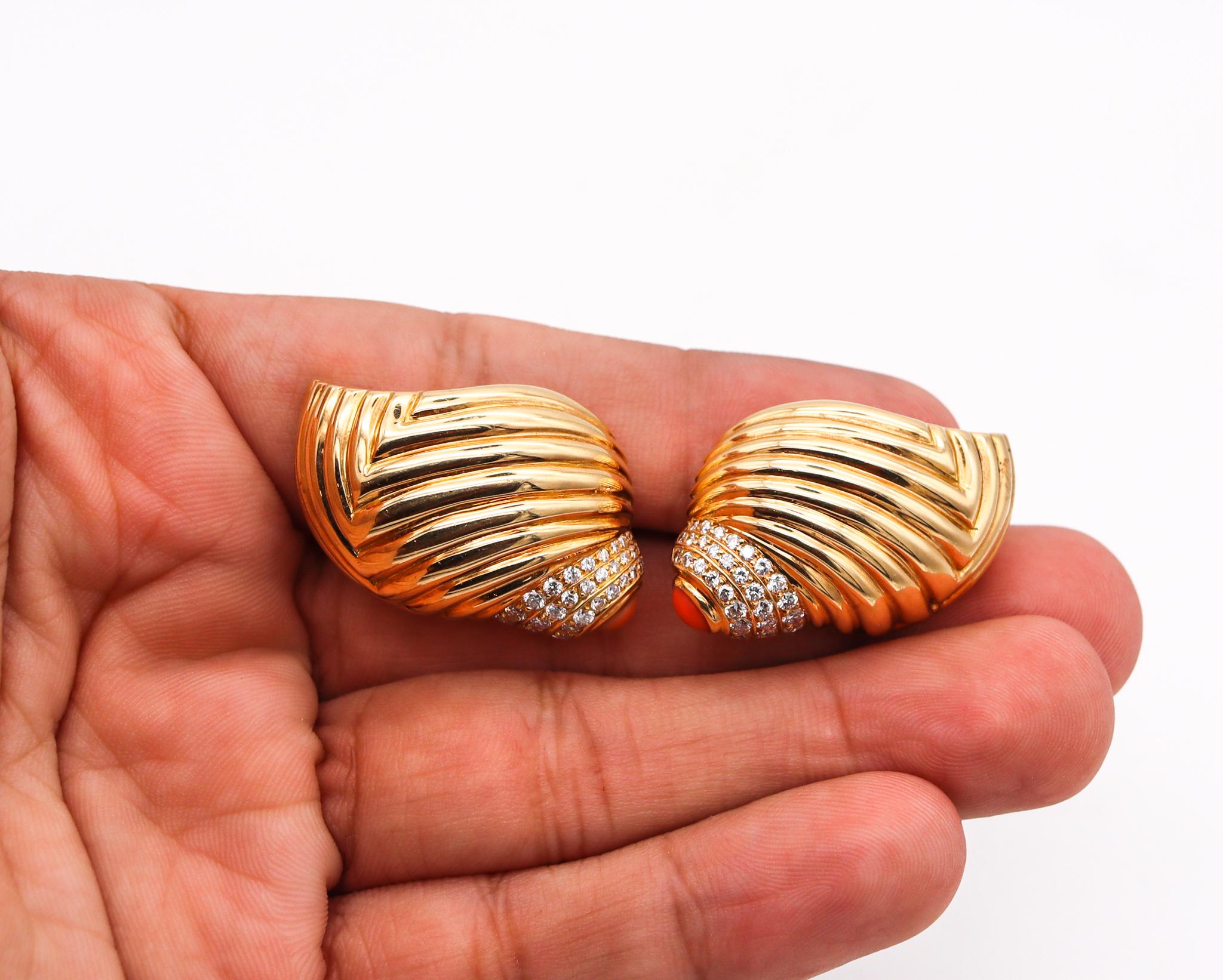 Boucheron Paris Modernist Clips Earrings in 18kt Gold 2.68 Cts in Diamonds Coral 2