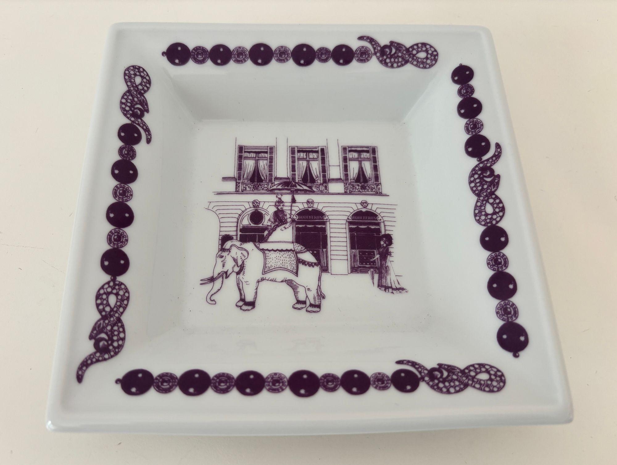 Neoclassico Boucheron Paris Vassoio in porcellana di Limoges, dipinto a mano, Francia, anni '80 ca. in vendita