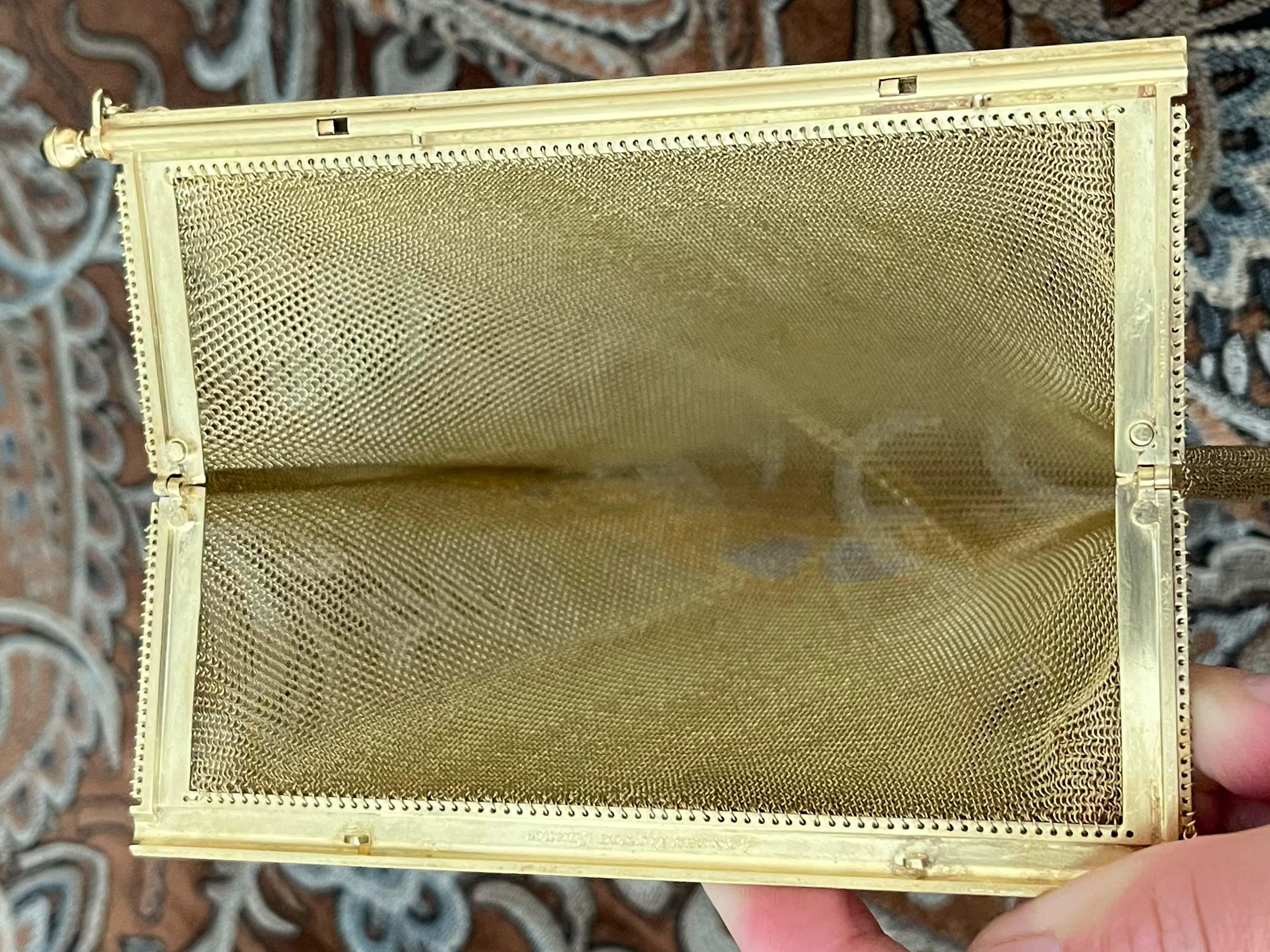 Women's Boucheron Paris Solid 18k Gold 1920s Flapper Purse For Sale