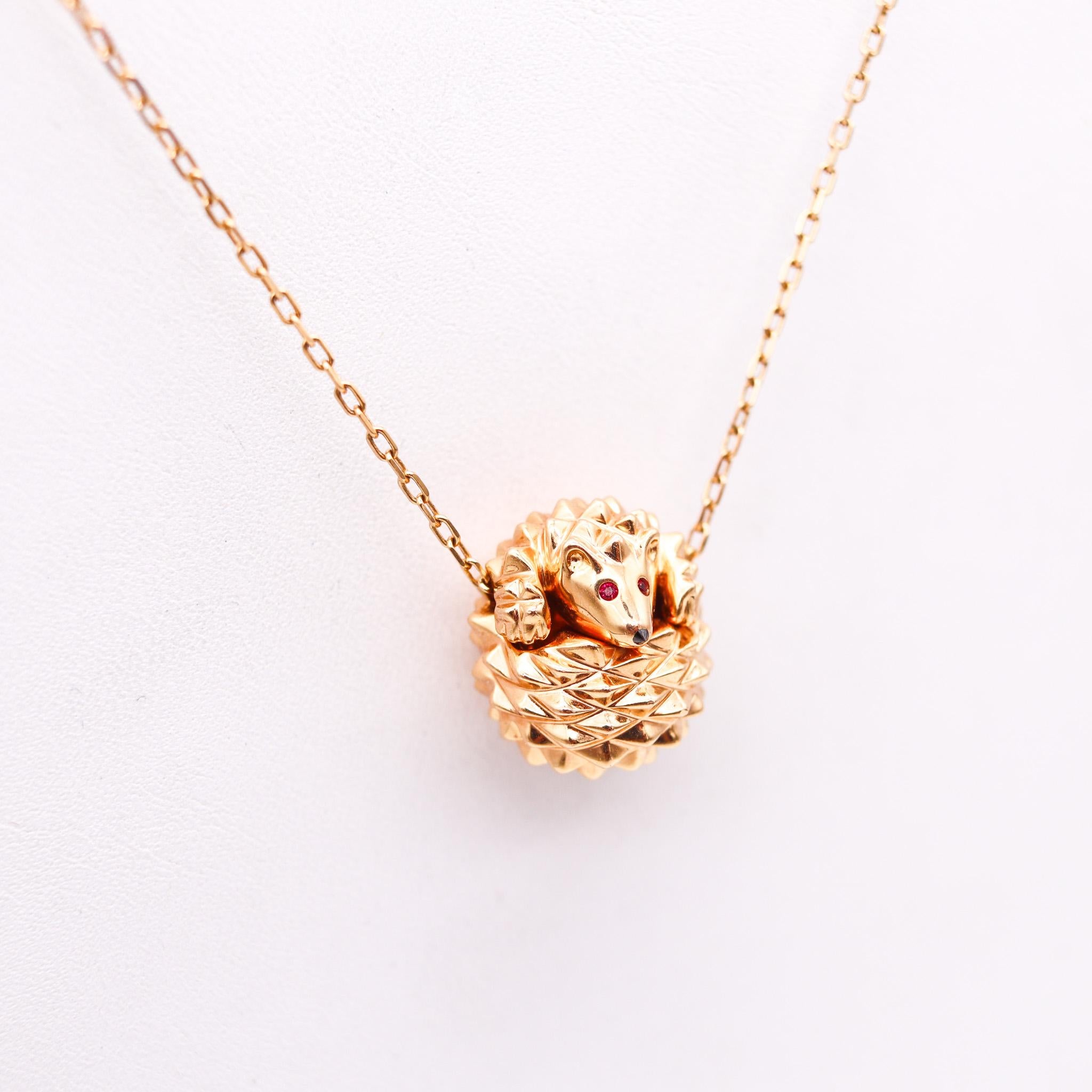 Hans, The Hedgehog necklace designed by Boucheron.

Beautiful chain necklace, created in Paris France by the jewelry house of Boucheron. The model of Hans, The Hedgehog was an original design by Solange Azagury, is very rare and very popular. The