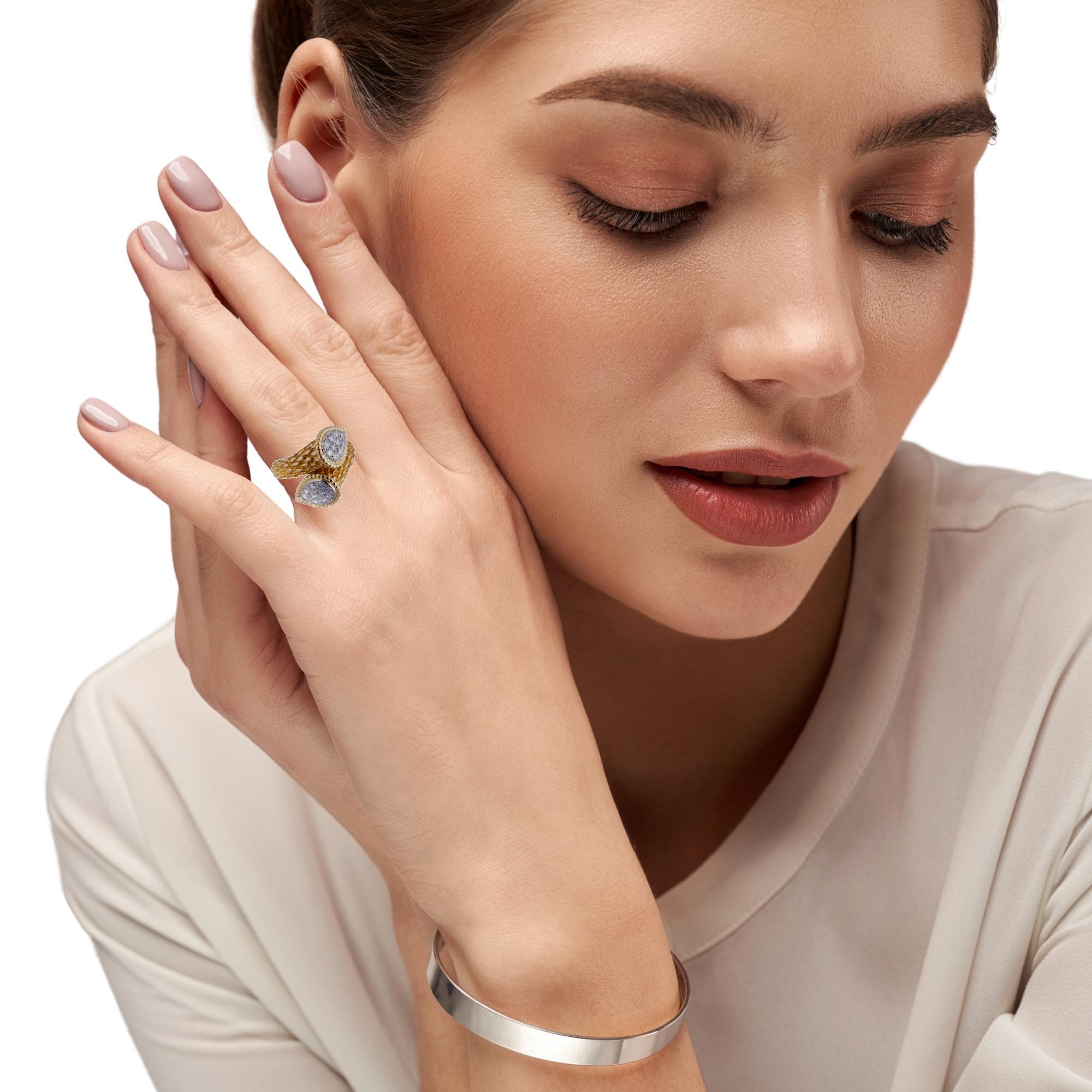 Contemporary Boucheron Paris Toi et Moi Serpent Boheme Ring in 18K Yellow Gold with Diamonds For Sale