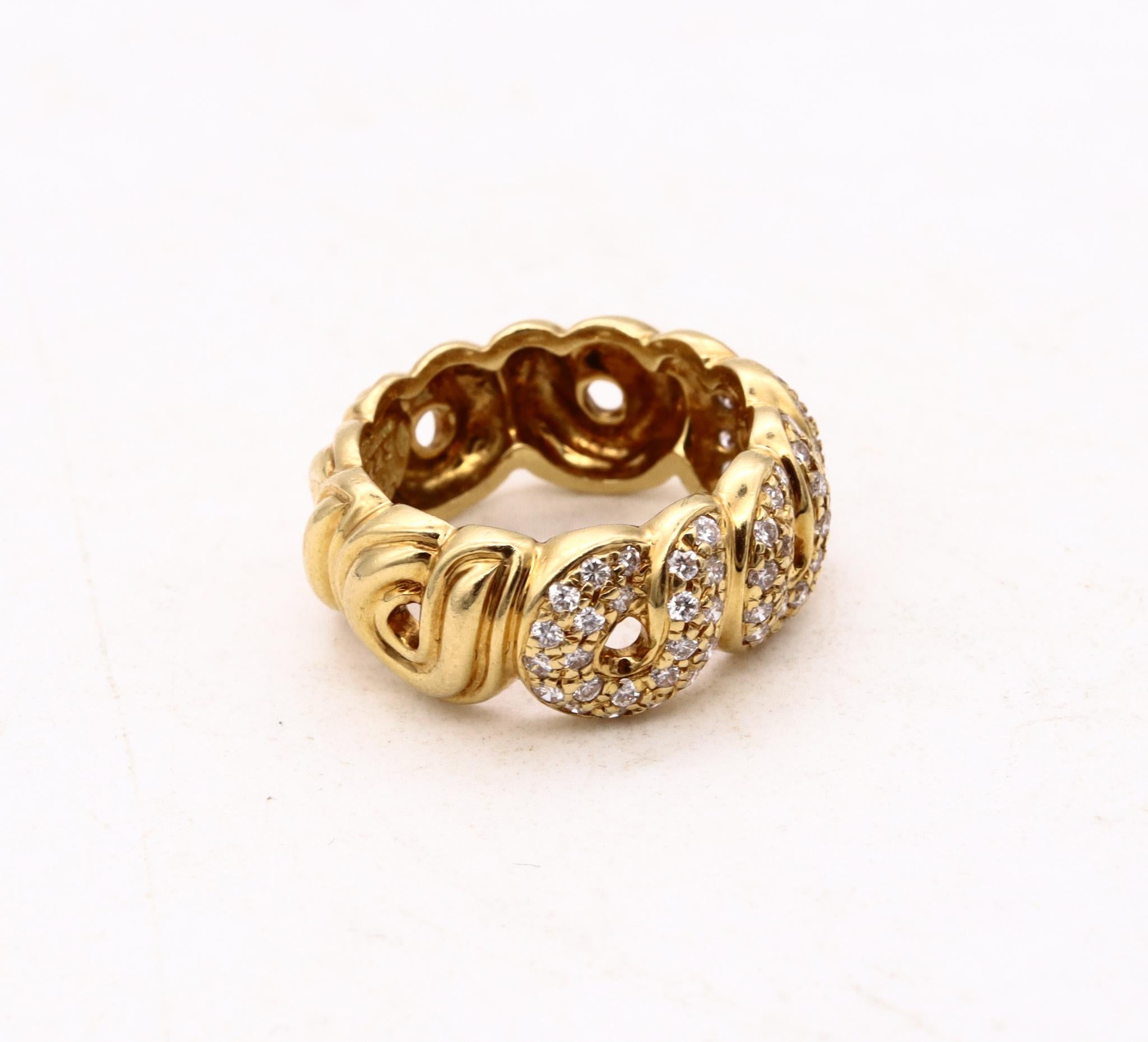 Brilliant Cut Boucheron Paris Vintage Band Ring in 18Kt Yellow Gold with VVS Round Diamonds