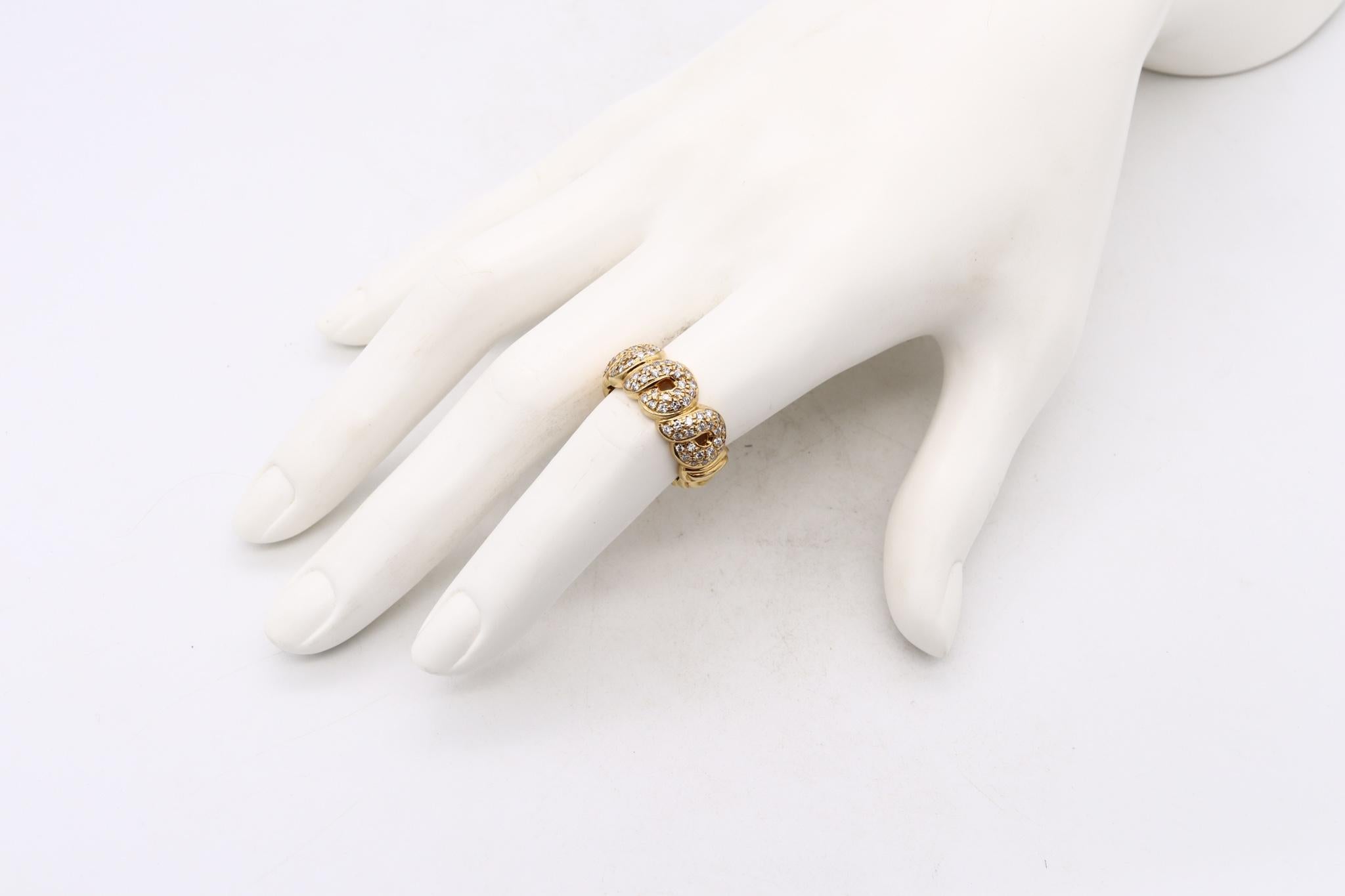 Boucheron Paris Vintage Band Ring in 18Kt Yellow Gold with VVS Round Diamonds In Excellent Condition In Miami, FL