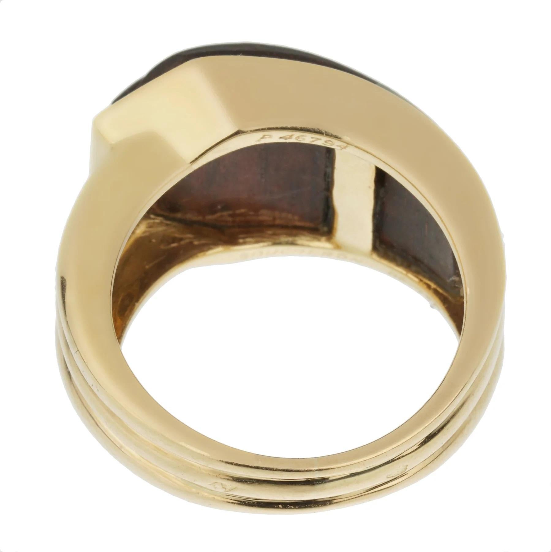 Women's or Men's Boucheron Paris Wood Yellow Gold Cocktail Ring Circa 1970s