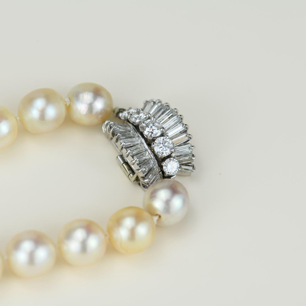 Boucheron Perle Diamant Platin Halskette (Brillantschliff) im Angebot