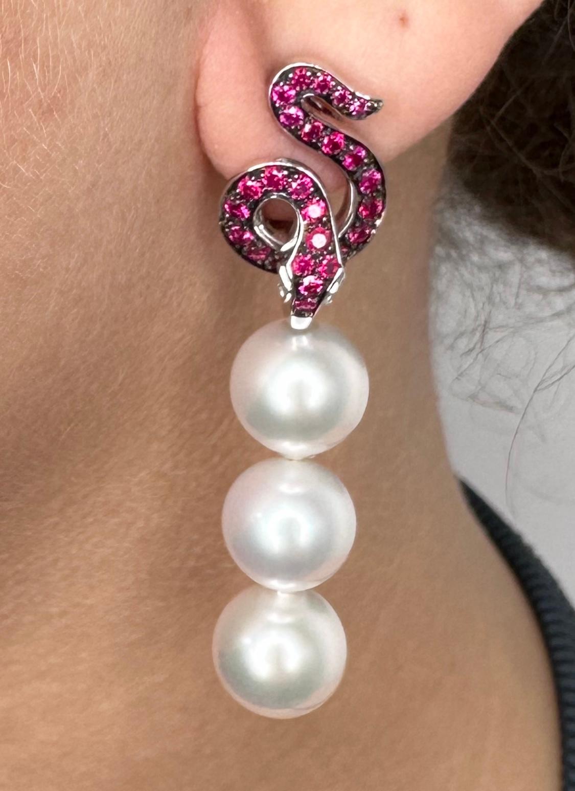 Boucheron Pearl Snake Earrings In Excellent Condition In London, GB