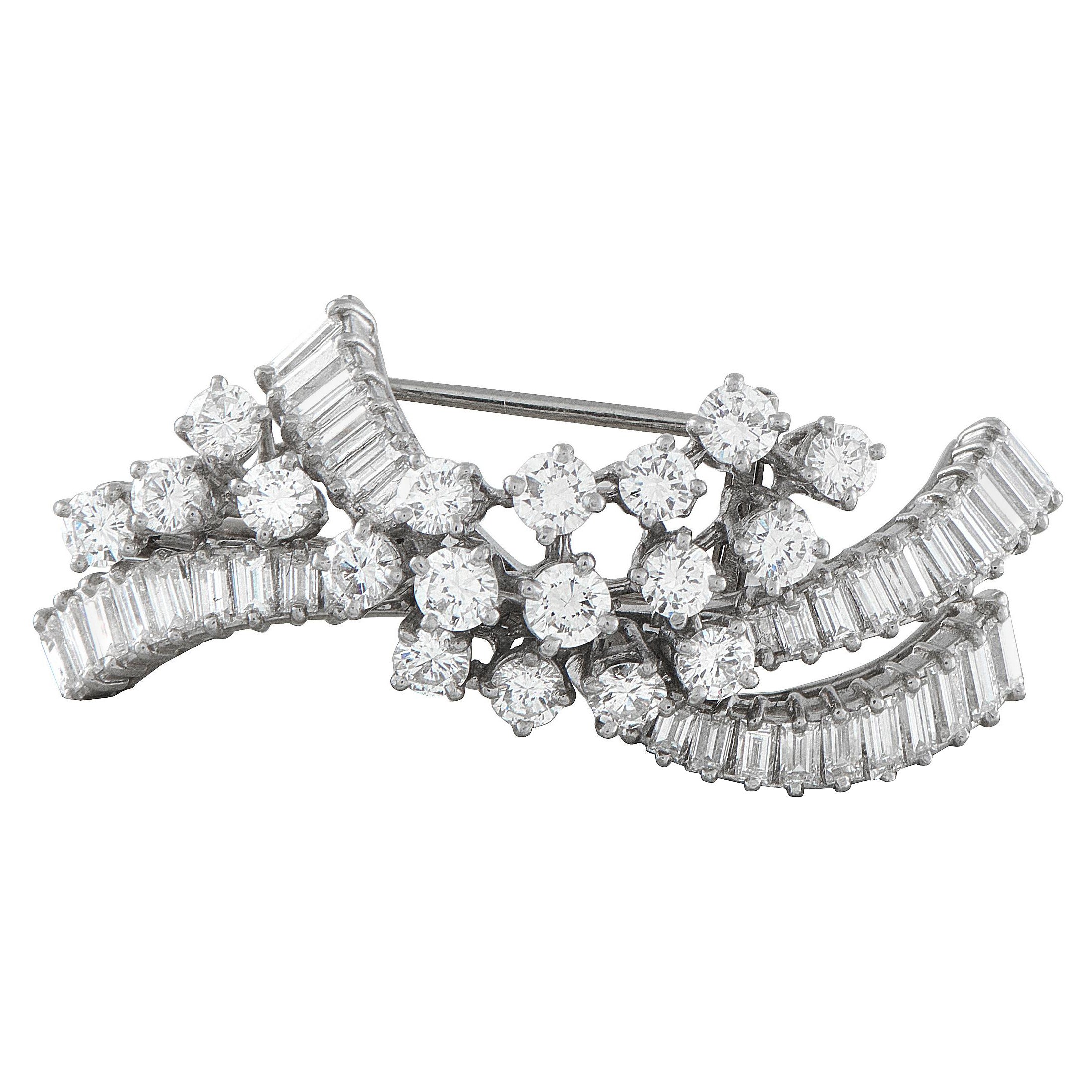 Boucheron Broche en platine 4.25ct diamant BUO33-121525