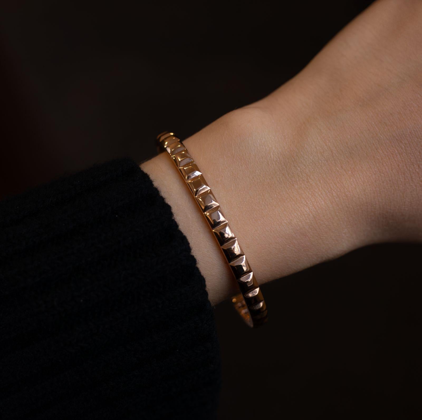 Boucheron Quatre Clou de Paris 18 Karat Roségold Armreif im Zustand „Gut“ im Angebot in London, GB