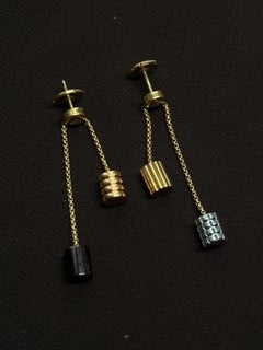 Pendientes colgantes «Quatre Motifs» de Boucheron – Oro amarillo de 18 quilates