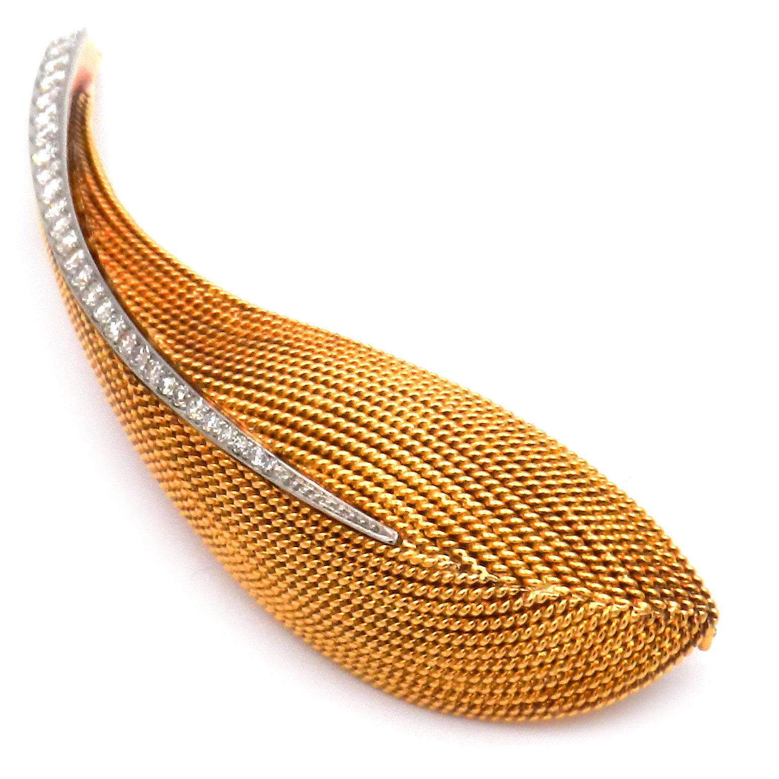 Brilliant Cut Boucheron Retro Diamond Leaf 18K Gold Brooch circa 1945 For Sale