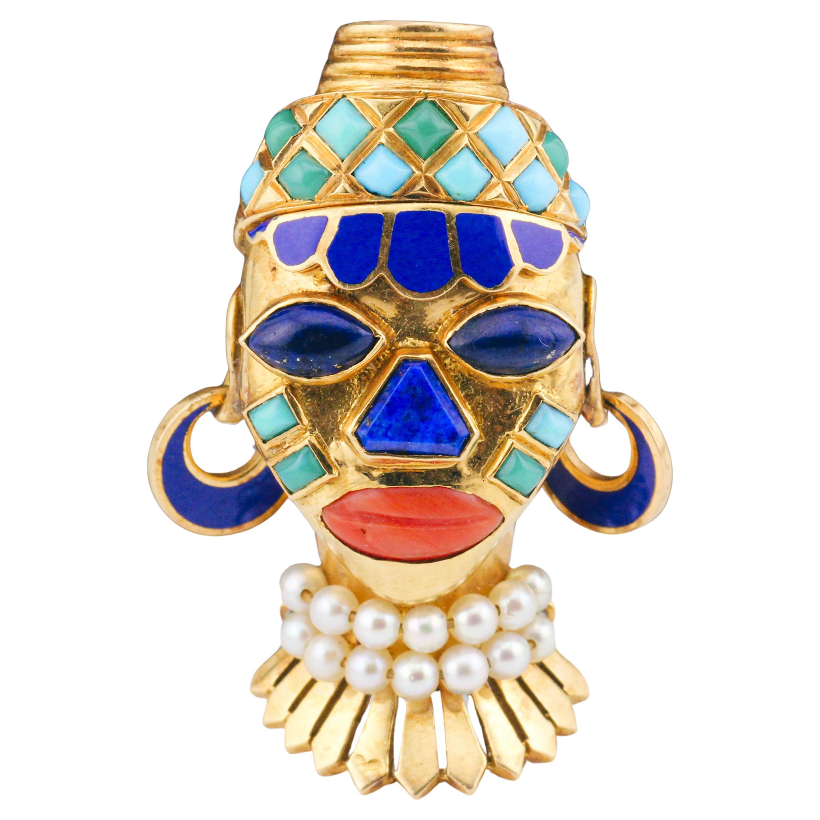 Broche masque africain de l'époque rétro Boucheron en or 18 carats, émaillée de lapis, turquoises et perles