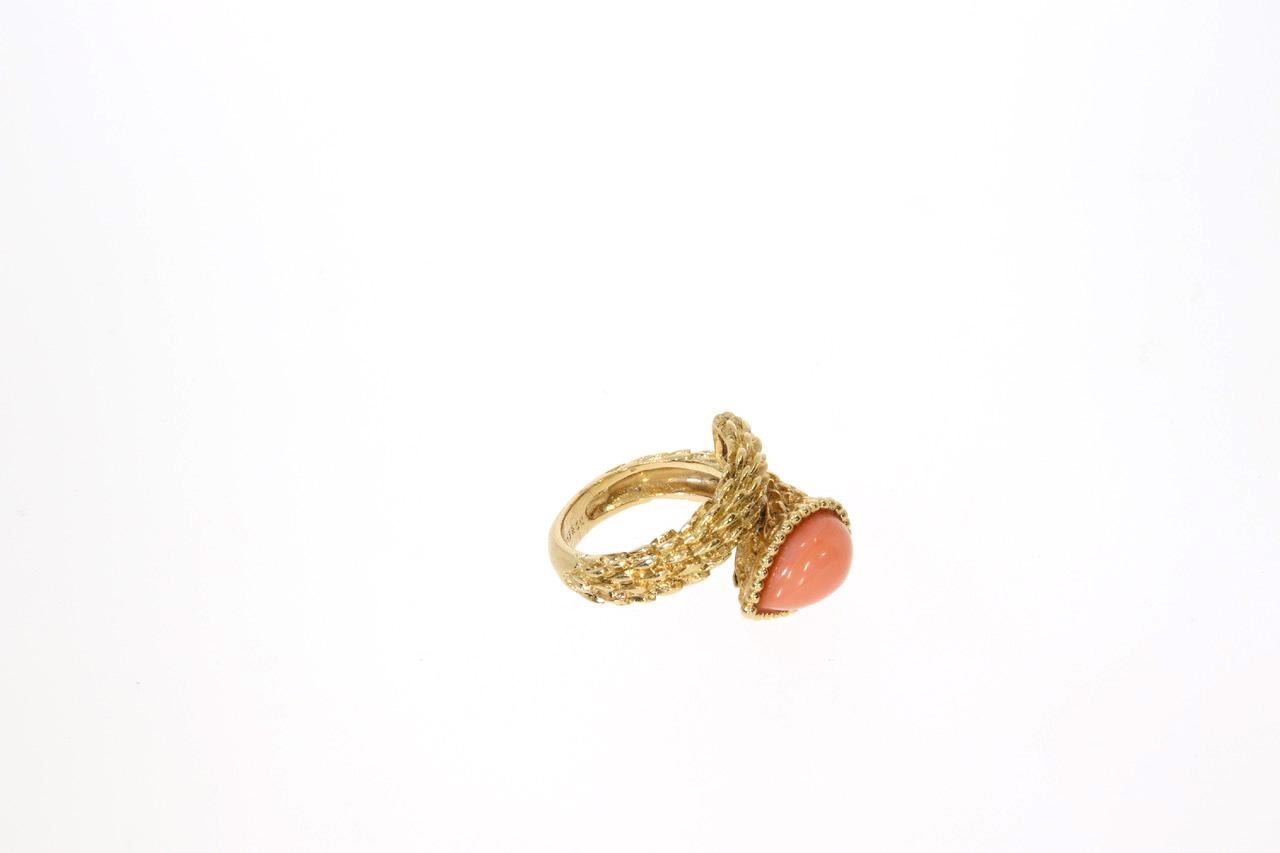Modern Boucheron, Ring & Earring Set, Serpent Bohème, Yellow Gold & Coral, circa 1950 For Sale