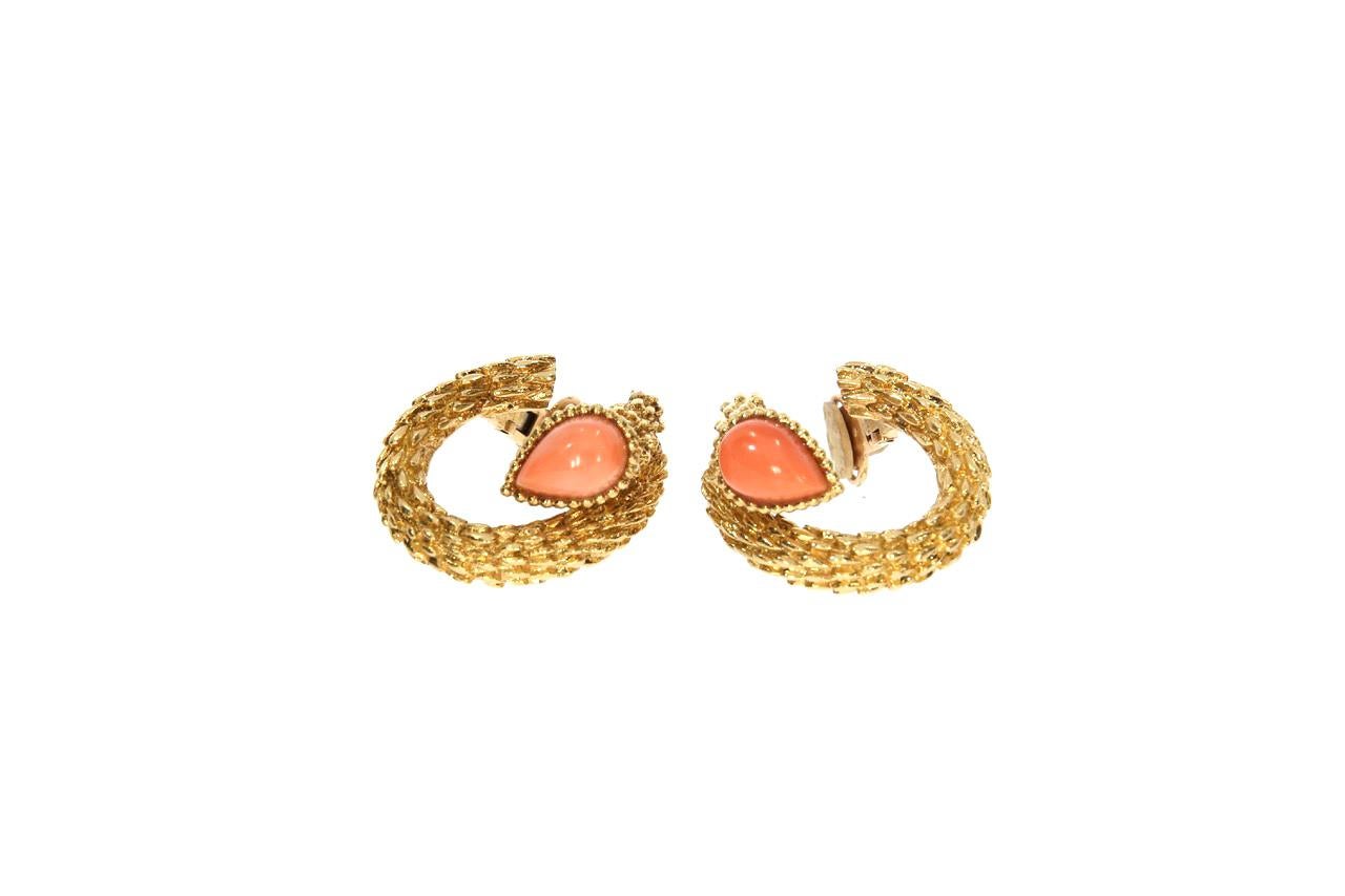Boucheron, Ring & Earring Set, Serpent Bohème, Yellow Gold & Coral, circa 1950 In Excellent Condition For Sale In Munich, DE