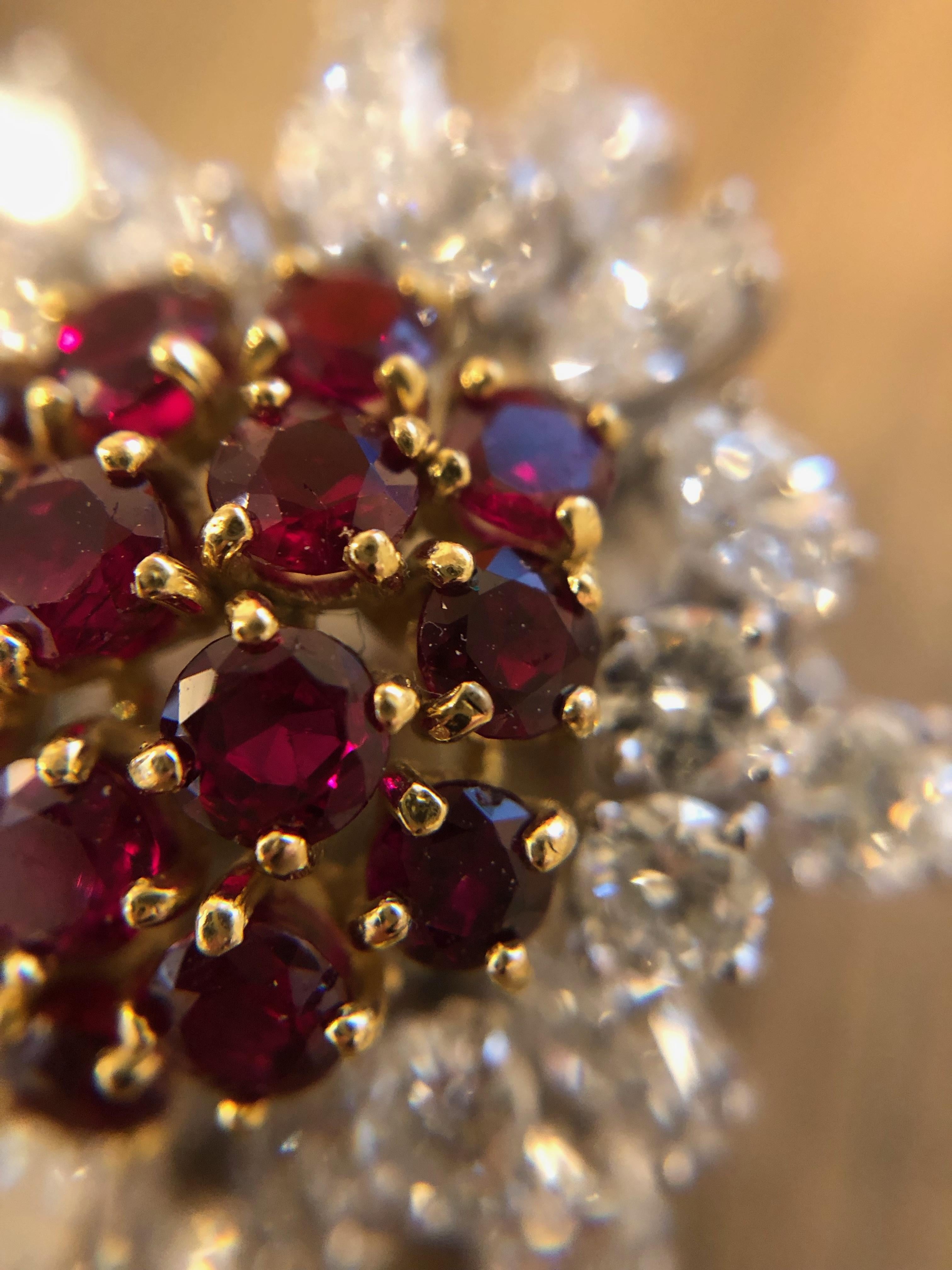 Boucheron Boucles d'oreilles en rubis et diamants Excellent état - En vente à New York, NY