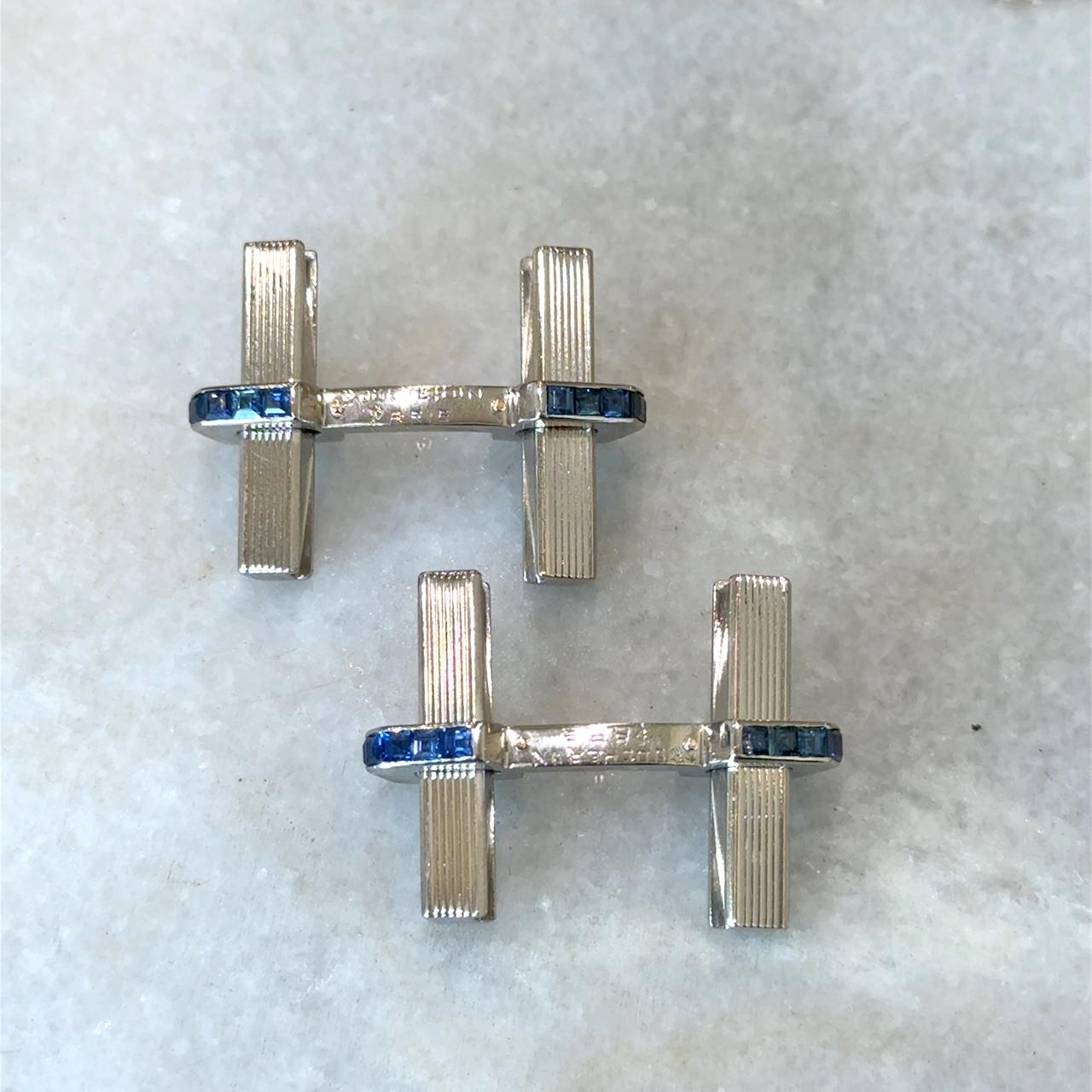 Gemelos vintage Boucheron Zafiro y bastón de oro de 18 quilates en Bueno estado para la venta en Los Angeles, CA