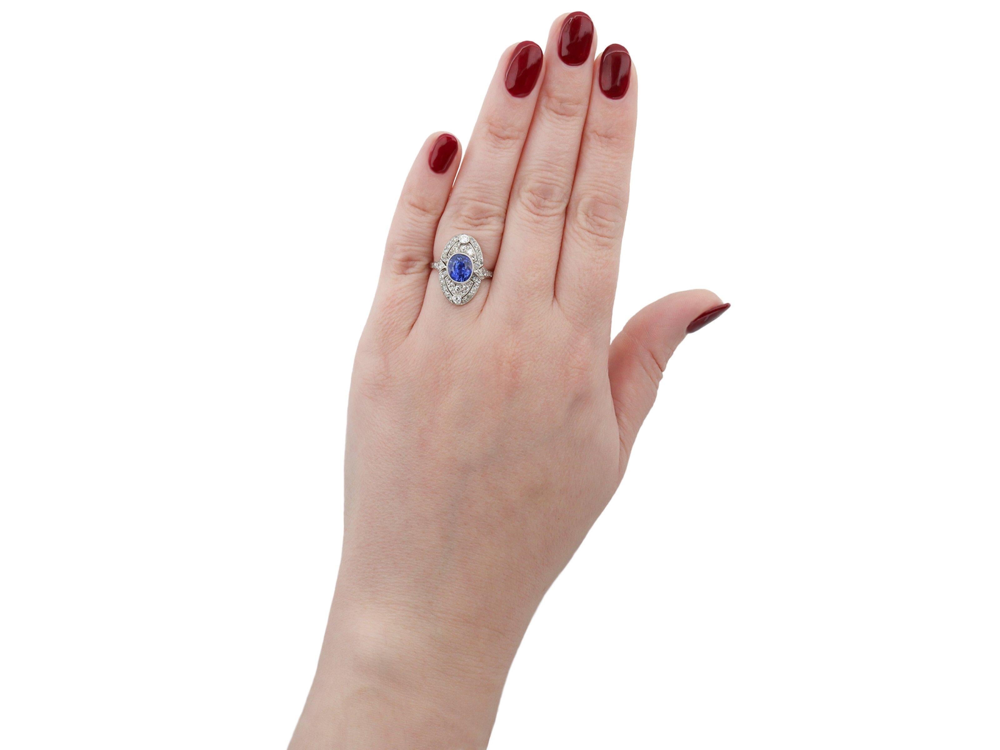Boucheron sapphire and diamond cluster ring, French, circa 1920 In Good Condition For Sale In London, GB