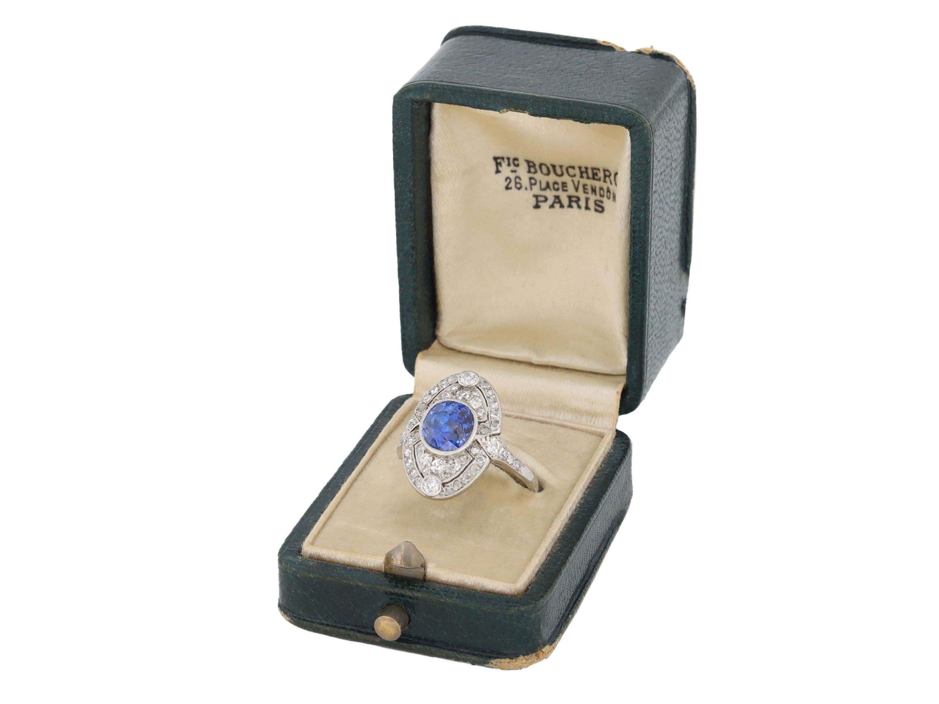Boucheron Ring mit Saphiren und Diamanten, französisch, um 1920 Damen im Angebot