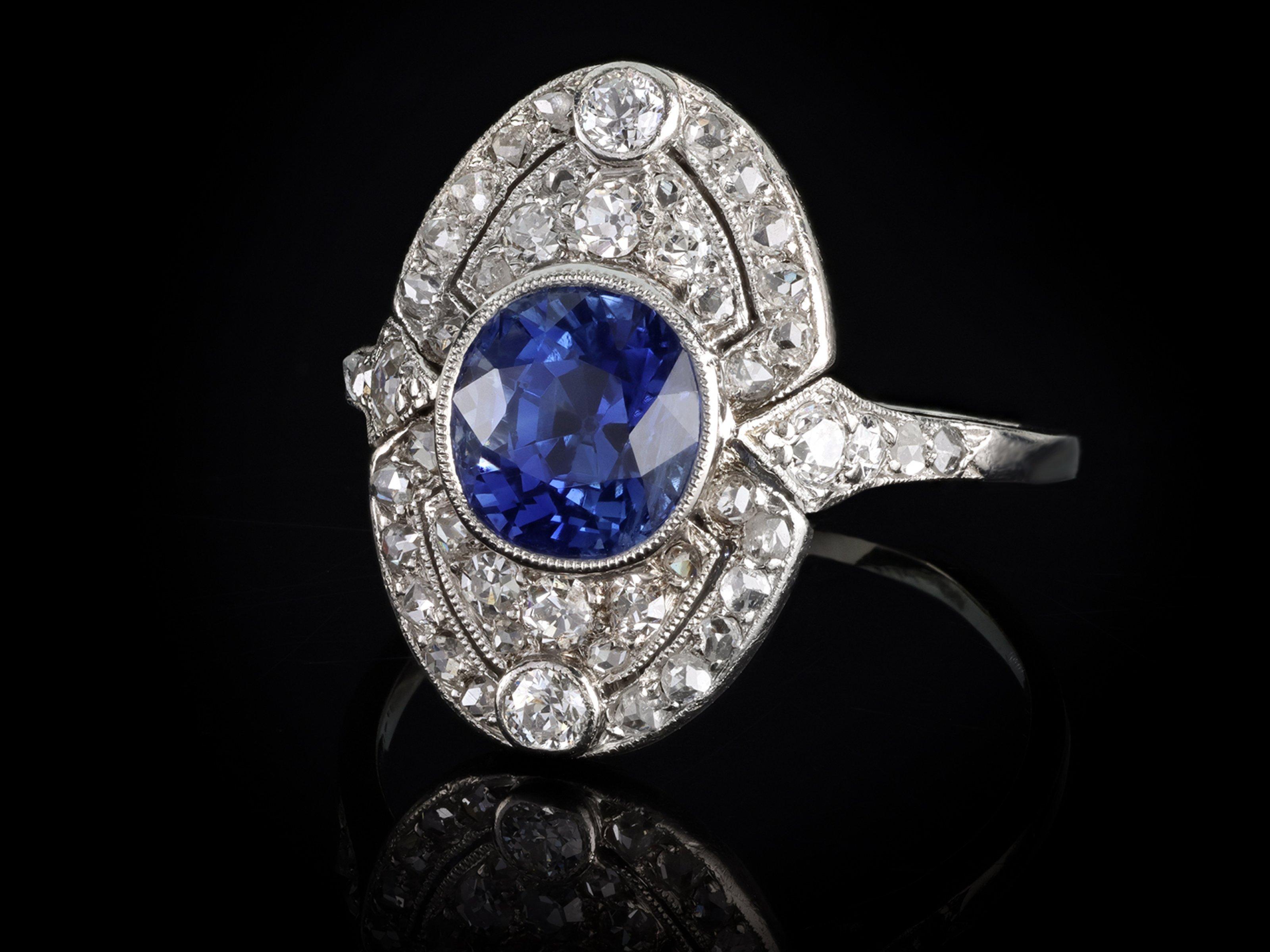 Boucheron sapphire and diamond cluster ring, French, circa 1920 For Sale 1