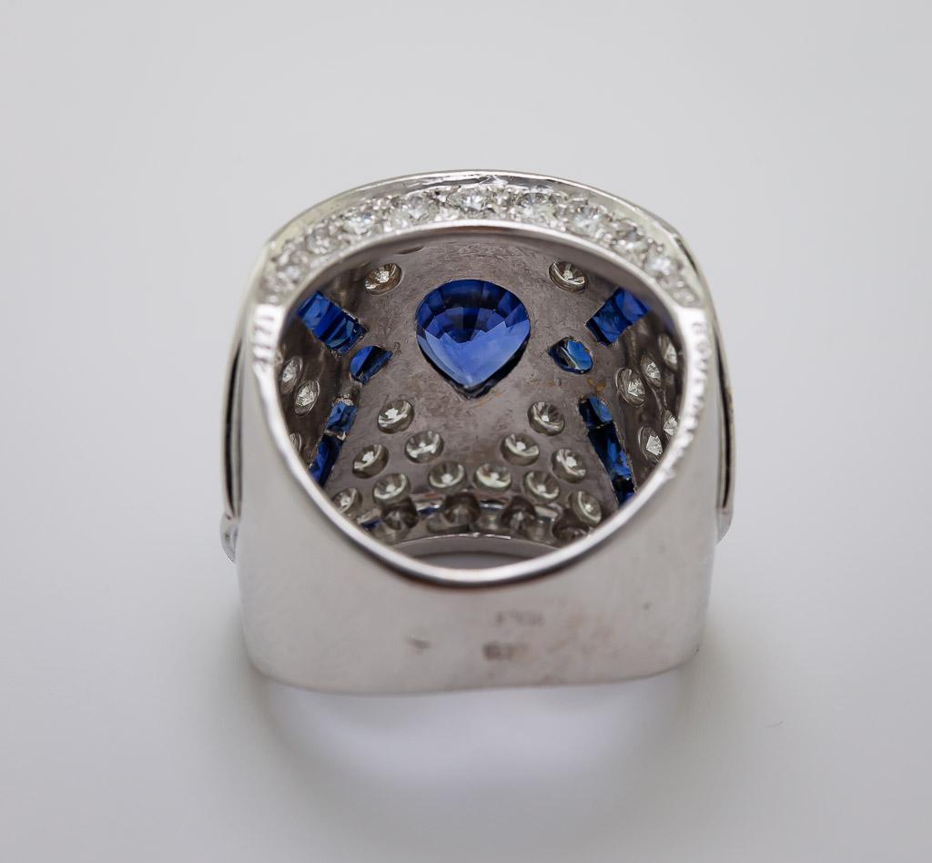 Boucheron Sapphire, Diamond, 18k White Gold Ring In Excellent Condition For Sale In Pleasant Hill, CA