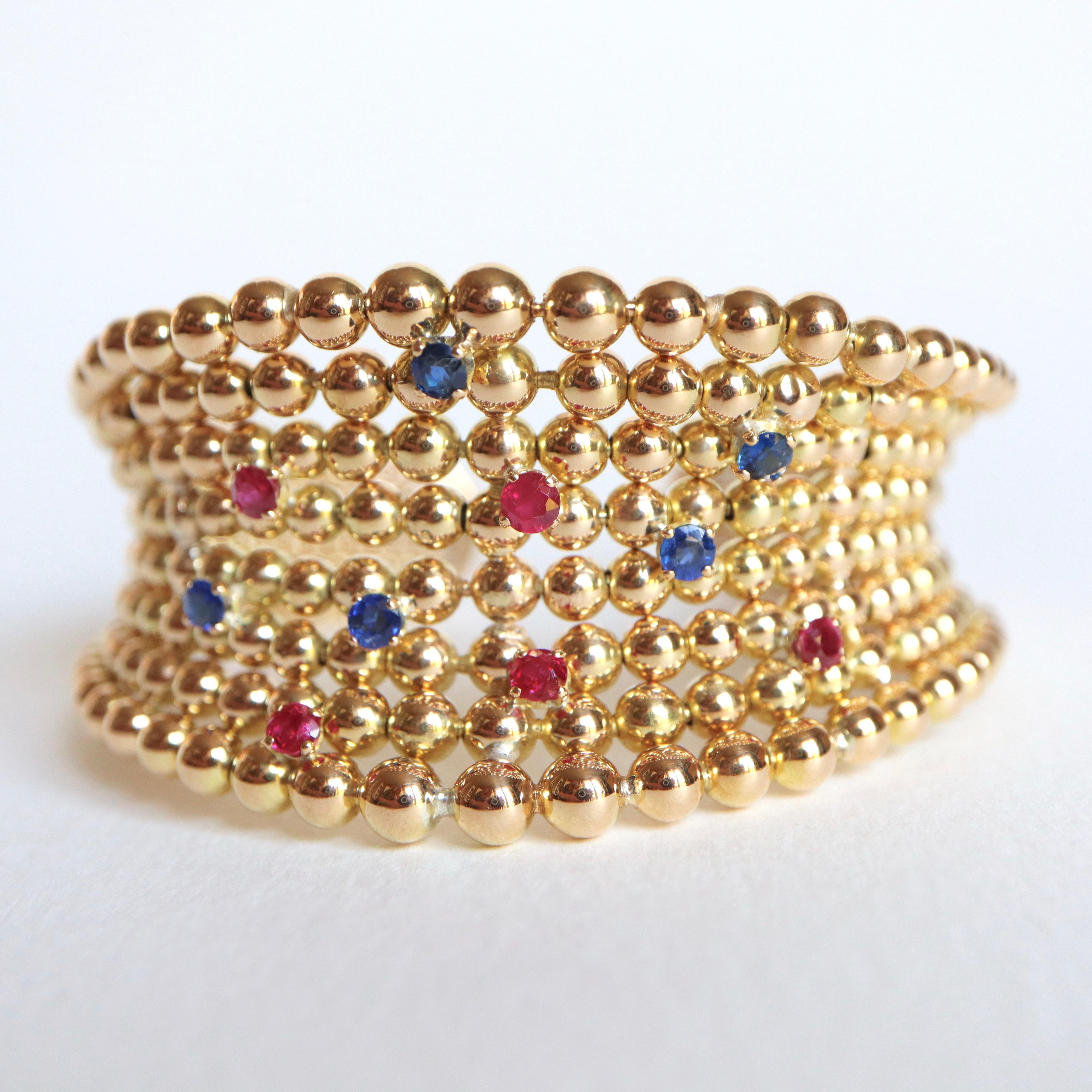 Boucheron Halbrigid-Armband Perlen in Gelbgold 18 Karat Saphire Rubine im Zustand „Relativ gut“ im Angebot in Paris, FR