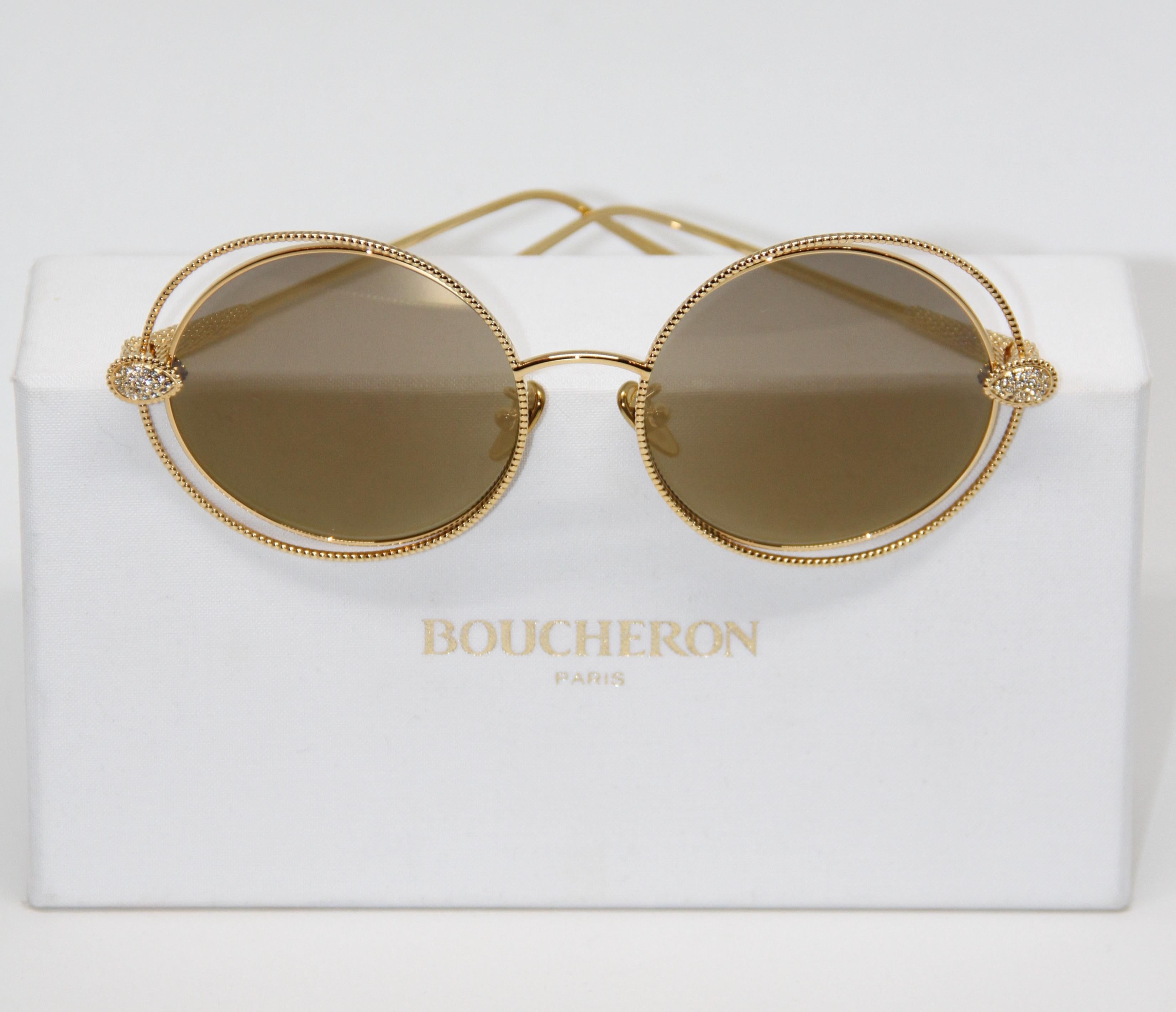 Inspired by the iconic Serpent Boheme, the Maison's protective spirit and symbol of eternity, this pre-owned Limited Edition oversized round Sunglasses is in gold finished metal with a twisted gold beads crown. The style features the symbolic snake