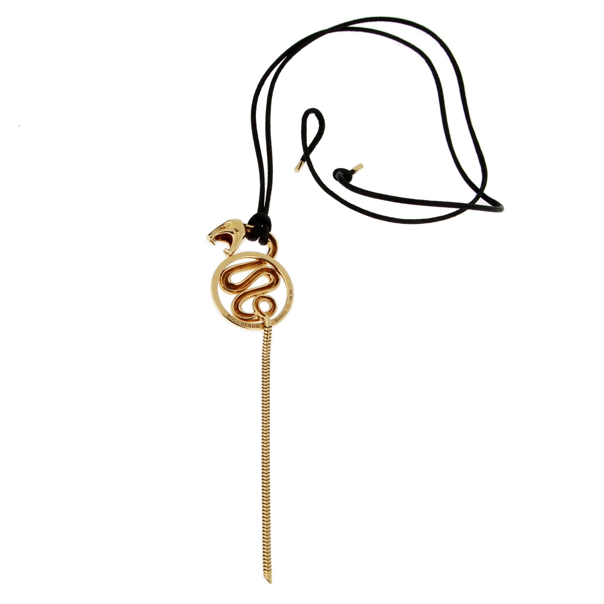 Boucheron Collier serpent en or jaune avec serpent Unisexe en vente