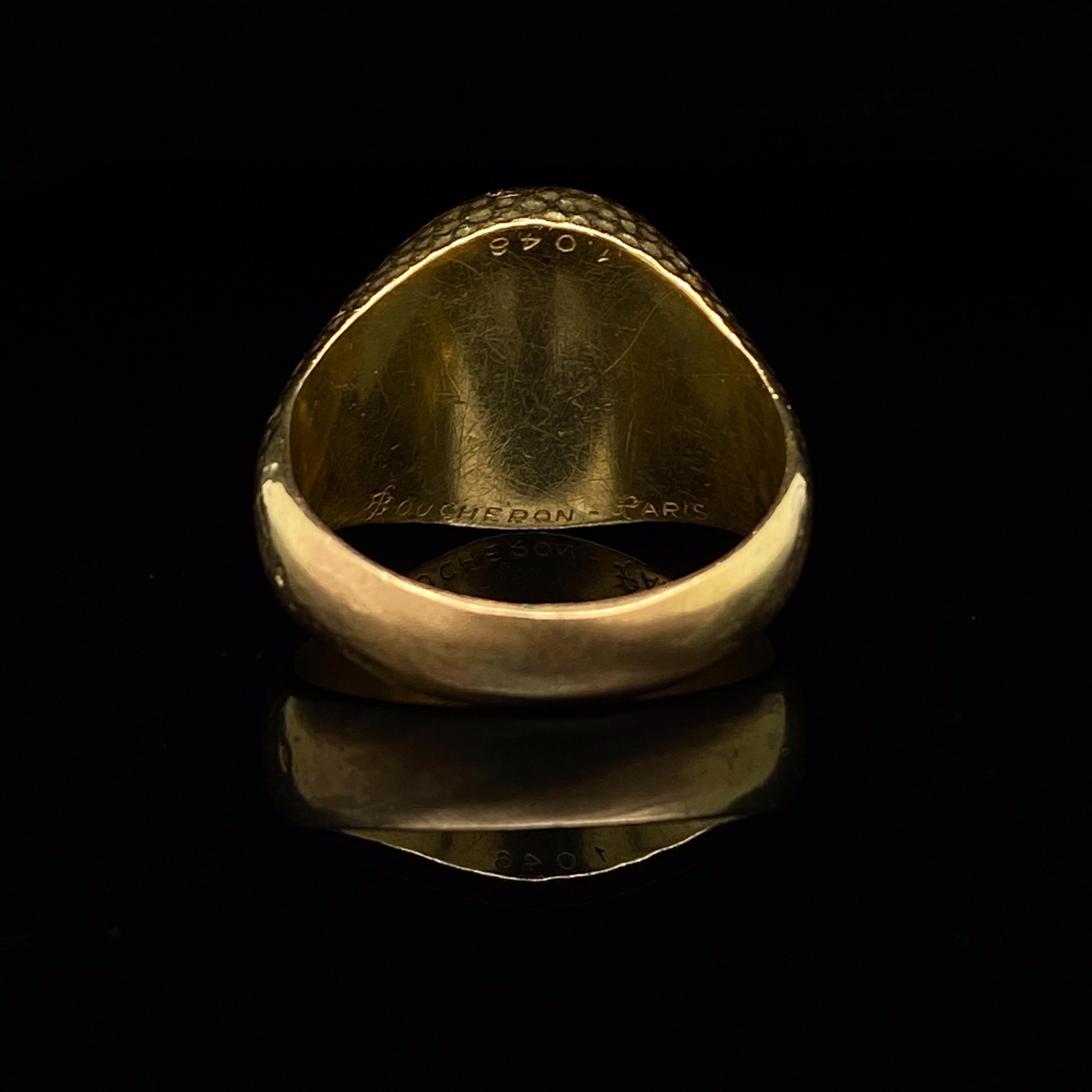 Boucheron Steel and 18 Karat Yellow Gold Signet Ring, Circa 1970 For Sale 2