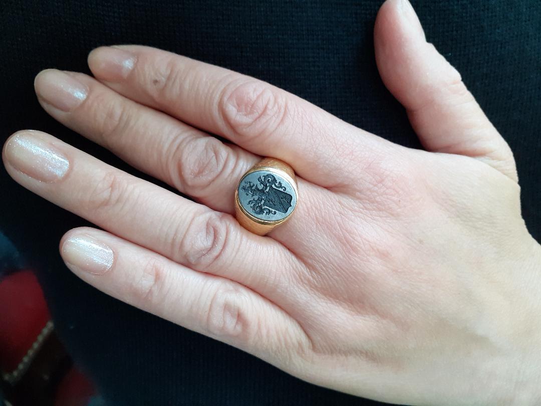 Boucheron Steel and 18 Karat Yellow Gold Signet Ring, Circa 1970 For Sale 3