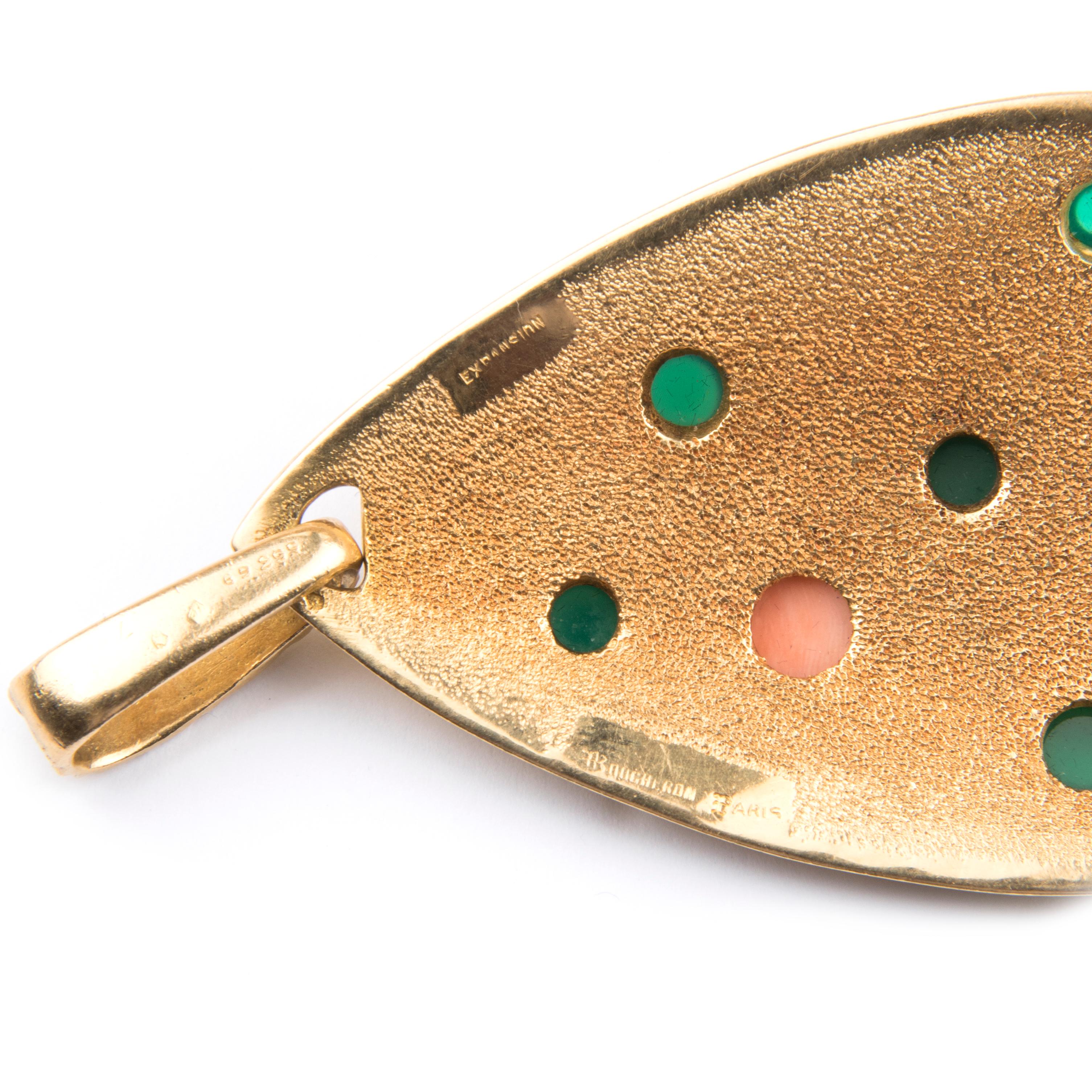 Boucheron Textured 18k Yellow Gold Chrysoprase and Pink Coral Expansion Pendant For Sale 2