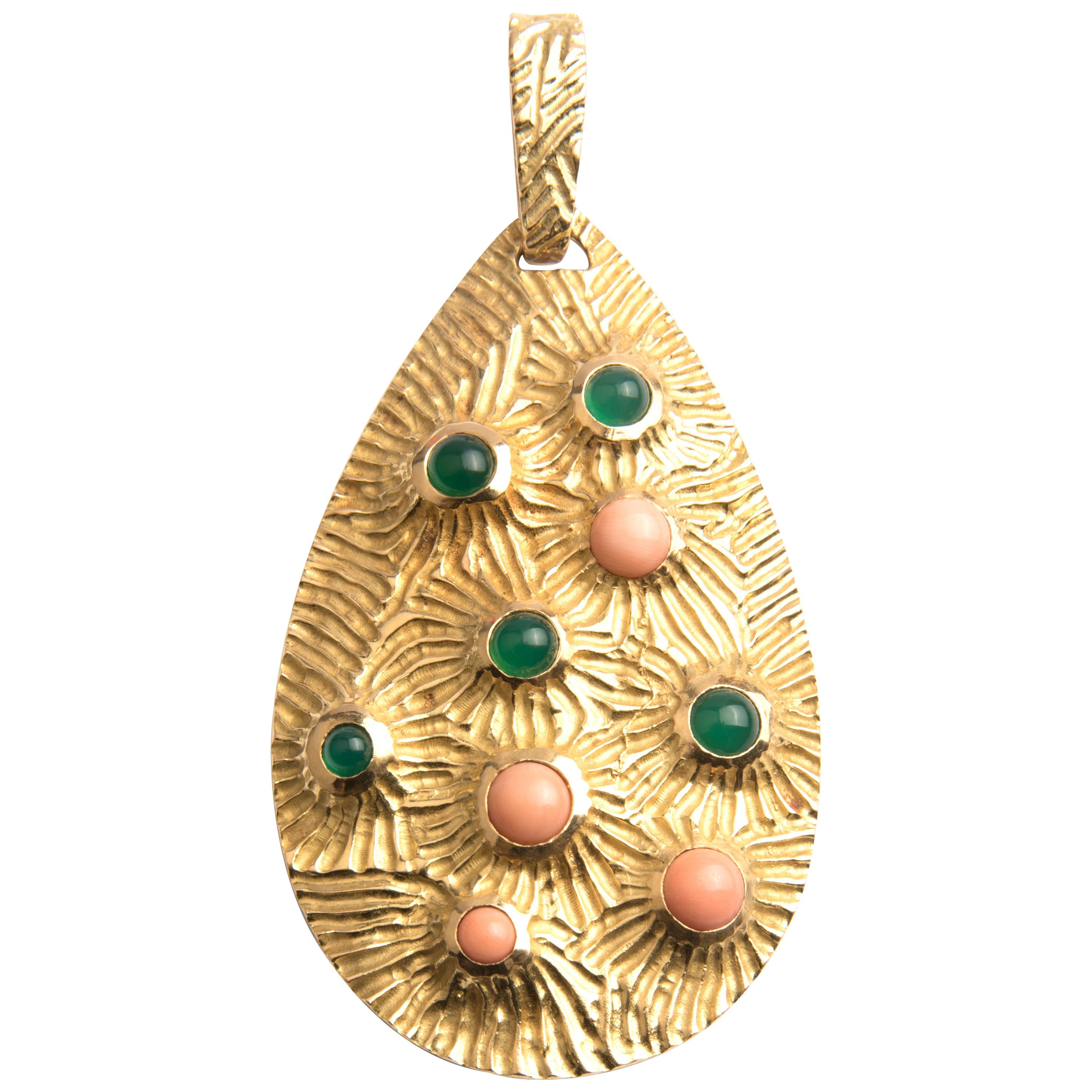 Boucheron Textured 18k Yellow Gold Chrysoprase and Pink Coral Expansion Pendant For Sale