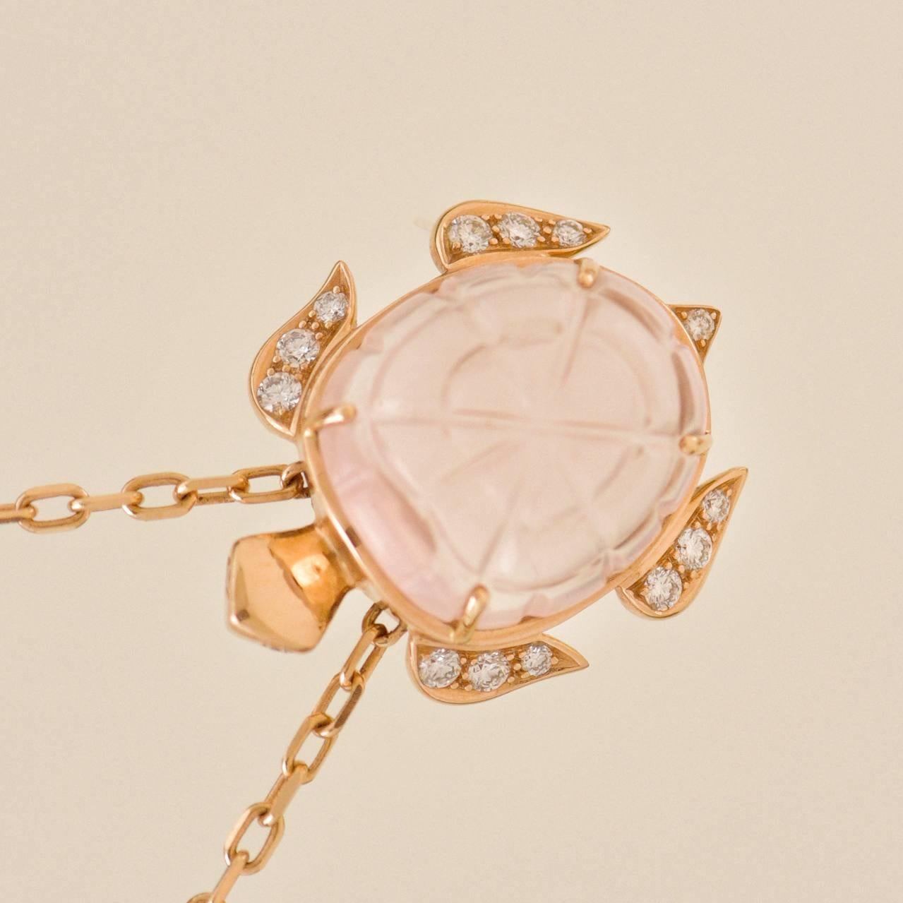 Boucheron Collier pendentif en or rose 18K avec quartz tortue et diamants en vente 6
