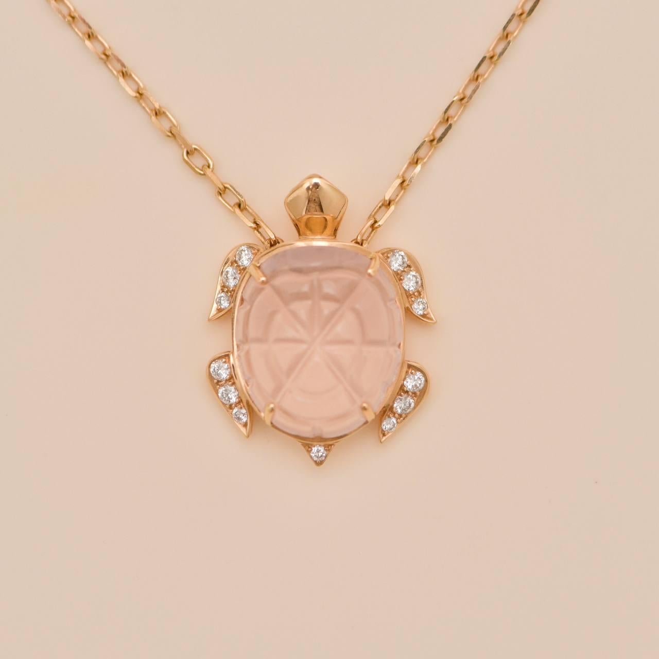 Boucheron Collier pendentif en or rose 18K avec quartz tortue et diamants en vente 1