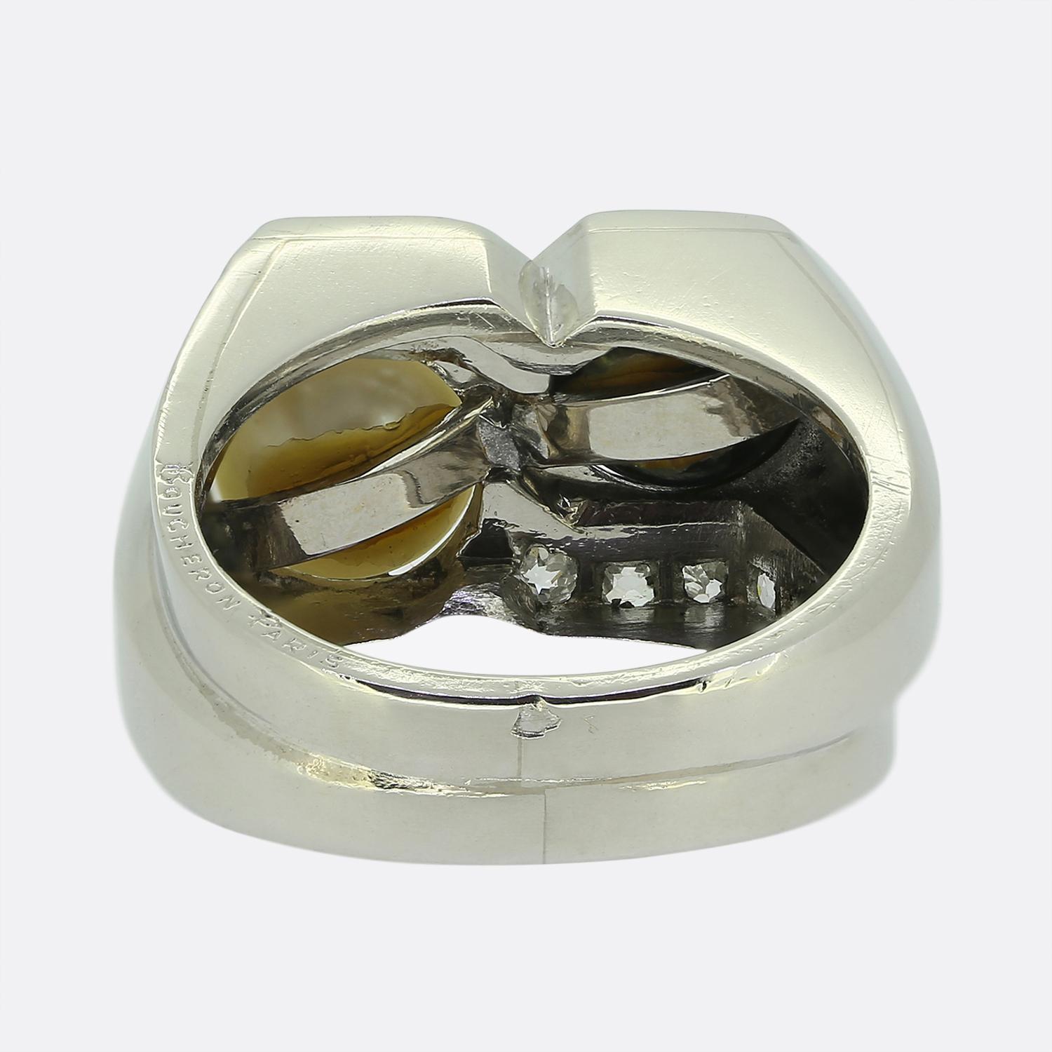 Boucheron Two Pearl and Diamond Ring im Zustand „Gut“ im Angebot in London, GB