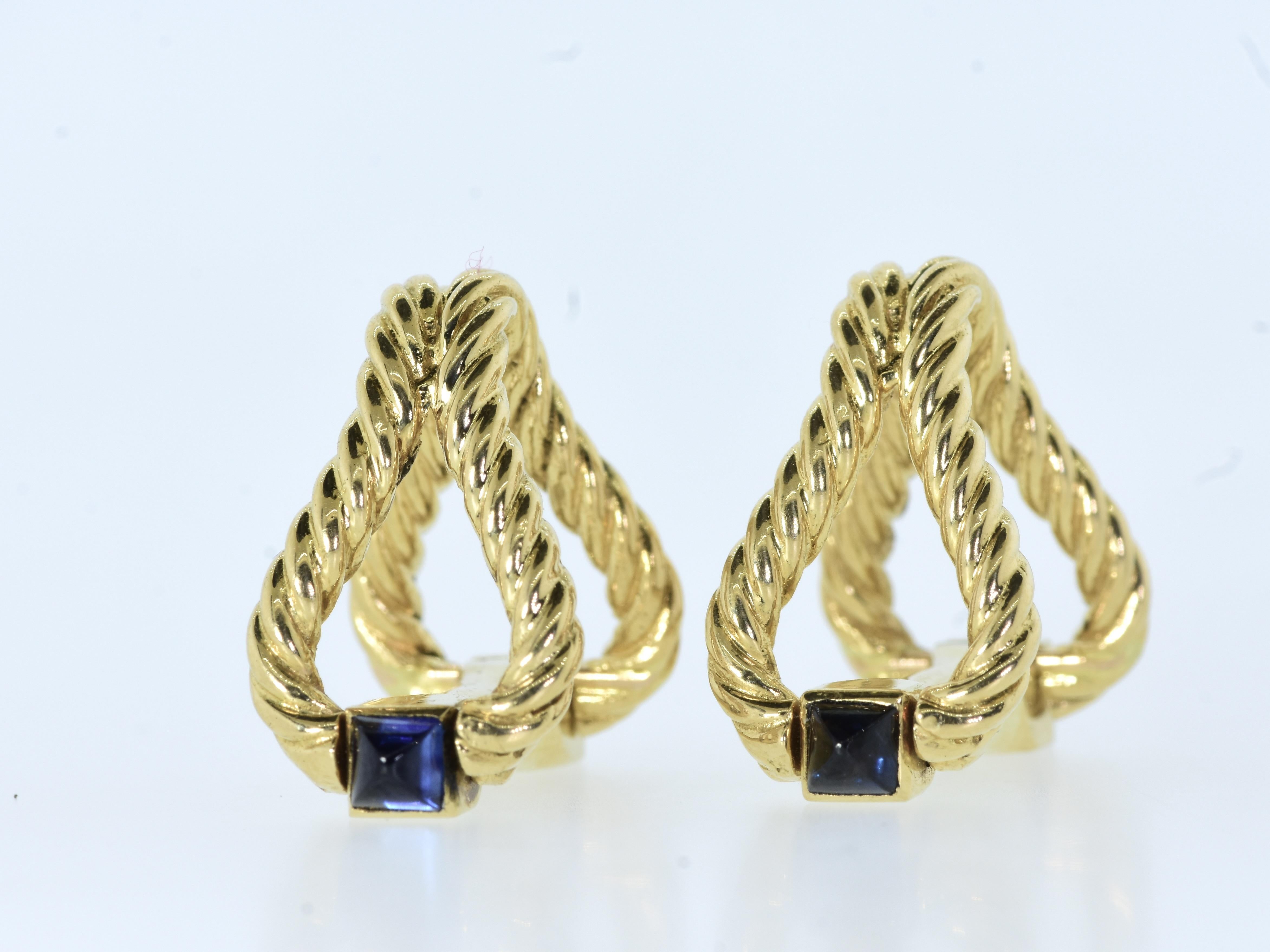 Femenino o masculino Gemelos Boucheron Vintage de 18 quilates y fino zafiro Sugarloaf Cab, franceses, c 1950 en venta