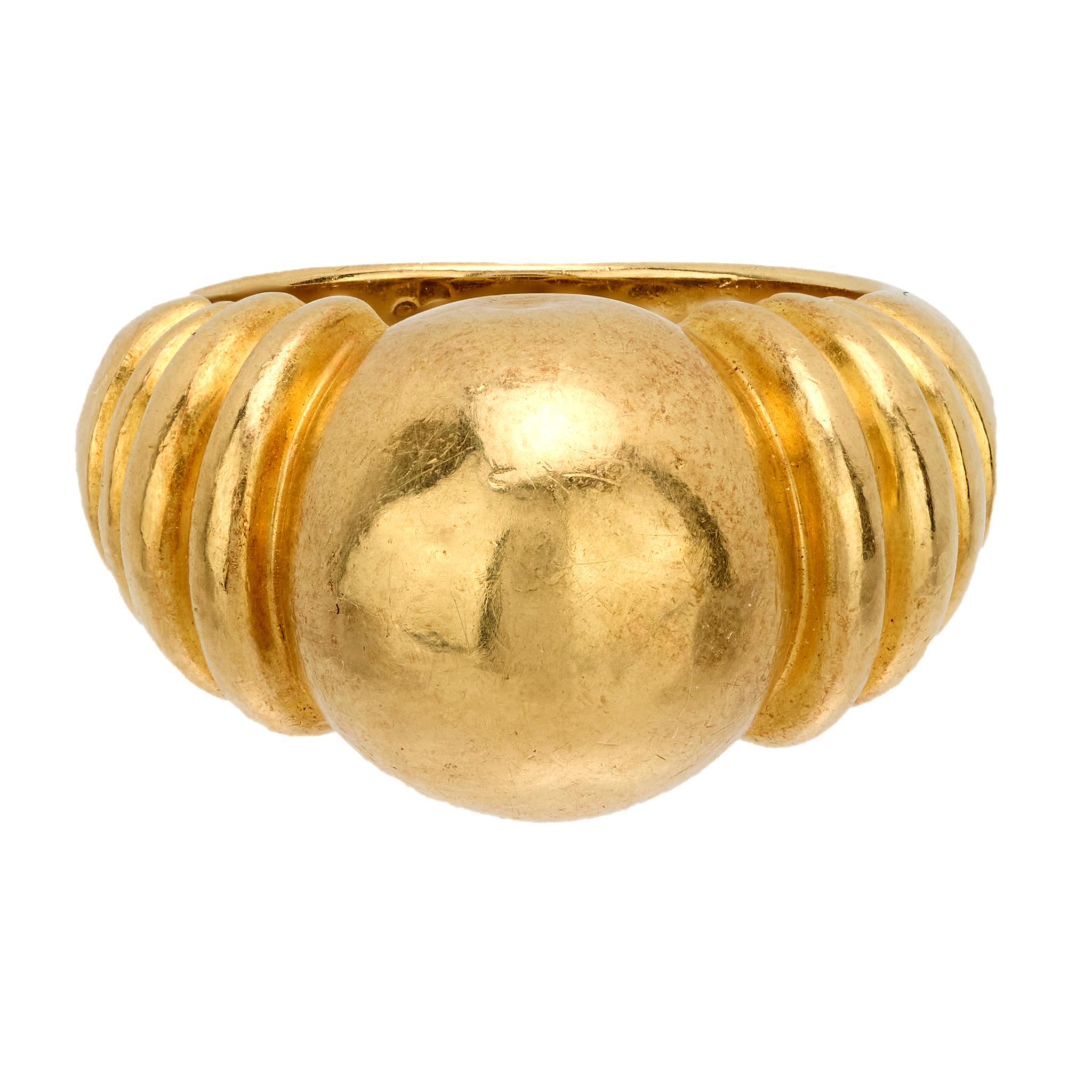 Modern Boucheron vintage 18k yellow gold Bombe ring For Sale
