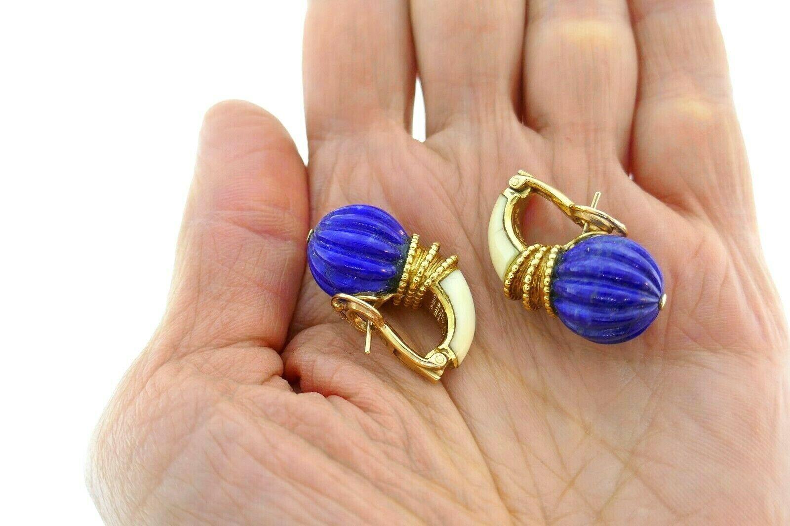 Boucheron Vintage 1970s Yellow Gold Lapis Earrings For Sale 1