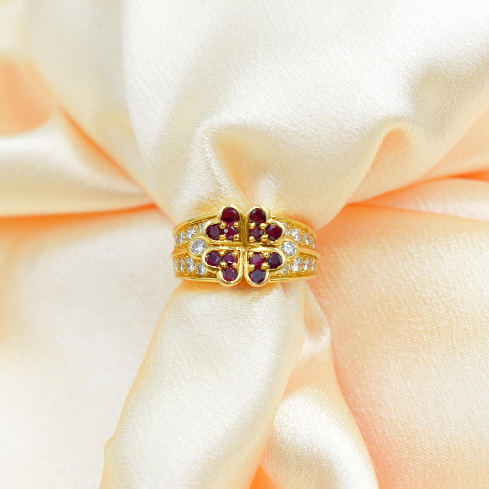 Women's Boucheron Vintage flowers Ring in 18Kt Yellow Gold with VVS Diamonds and rubies For Sale