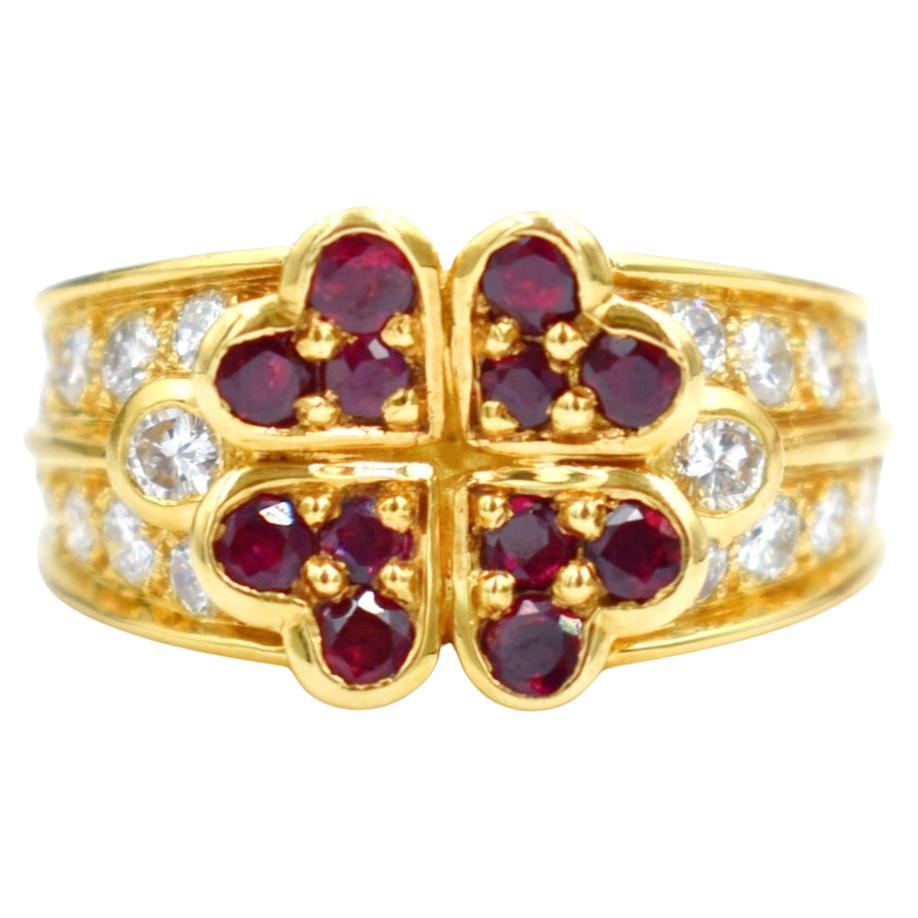 Boucheron Vintage flowers Ring in 18Kt Yellow Gold with VVS Diamonds and rubies For Sale