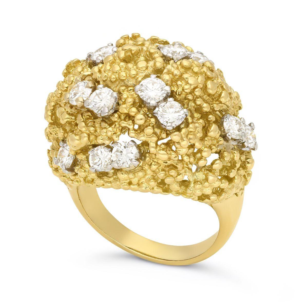 Boucheron Vintage Granulation in oro giallo 18ct e diamanti Suite Circa 1960 In condizioni buone in vendita a London, GB