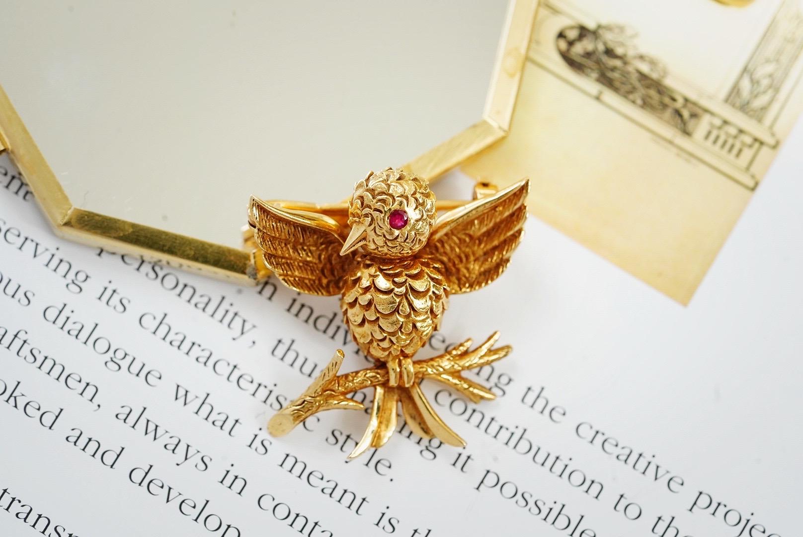 Contemporary Boucheron Vintage Ruby and Yellow Gold Bird Brooch For Sale