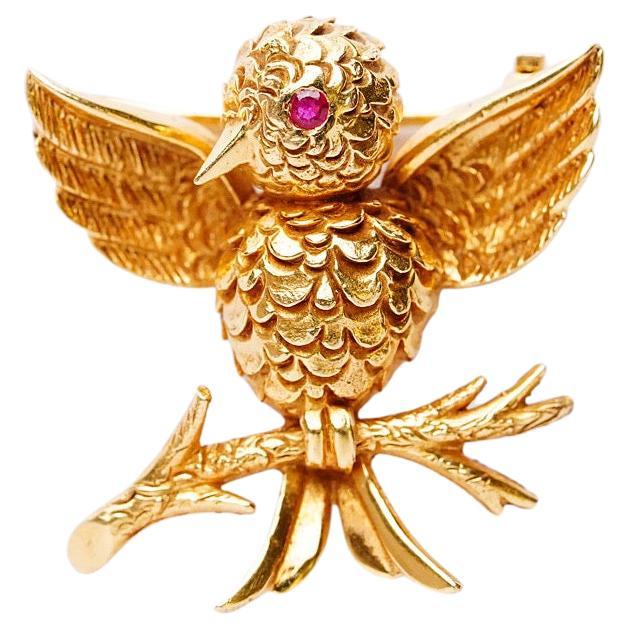 Boucheron Vintage Ruby and Yellow Gold Bird Brooch For Sale