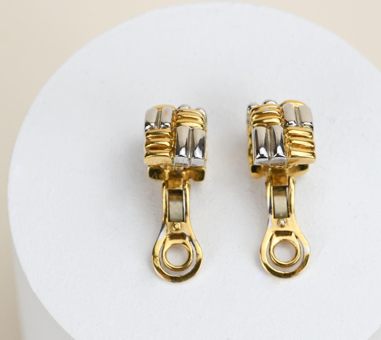 Boucheron Vintage Yellow and White Gold Clip-on Earrings In Excellent Condition For Sale In Banbury, GB