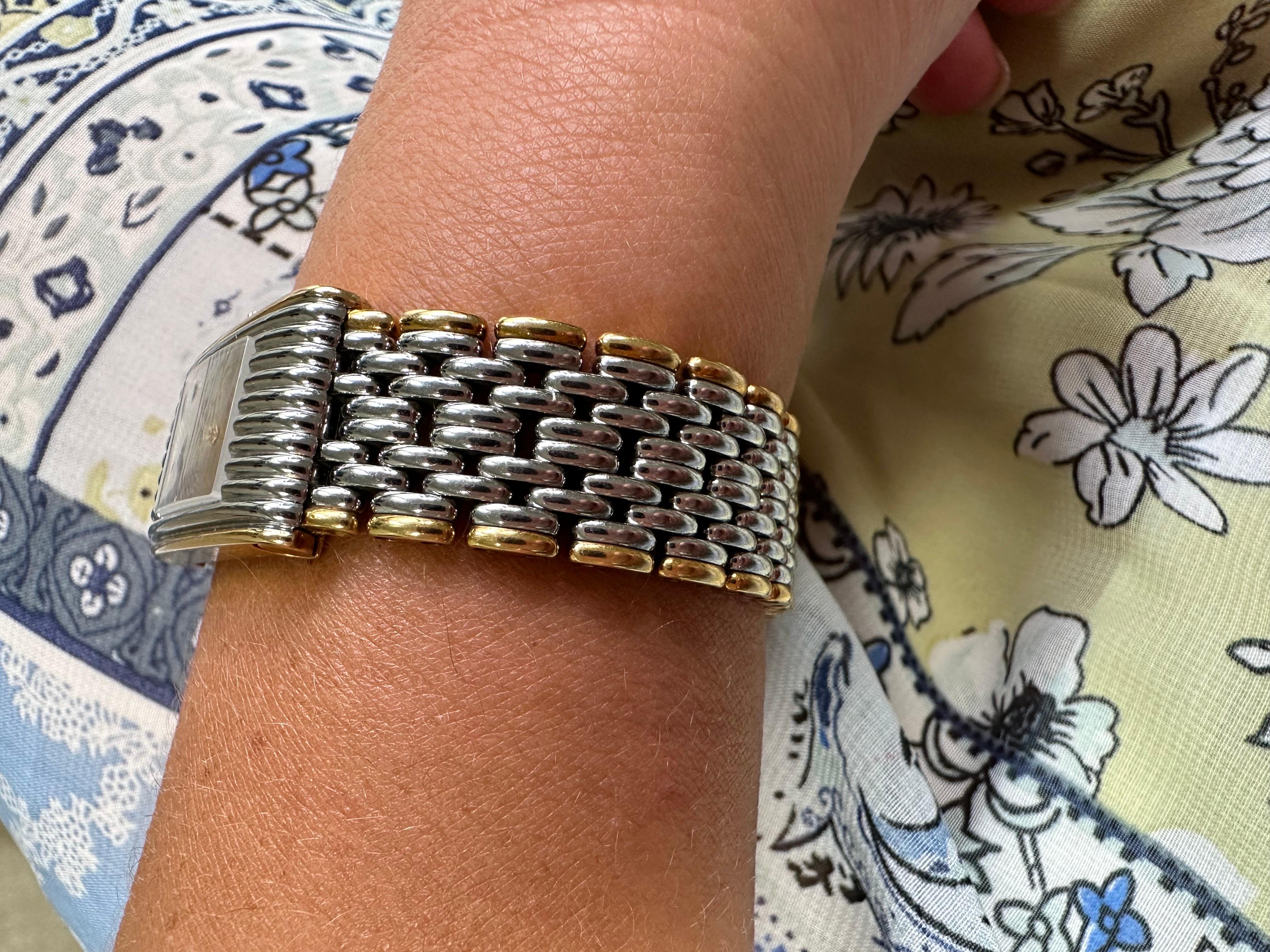 Boucheron Montre 2 bracelets en acier inoxydable 18 carats Excellent état - En vente à Jupiter, FL