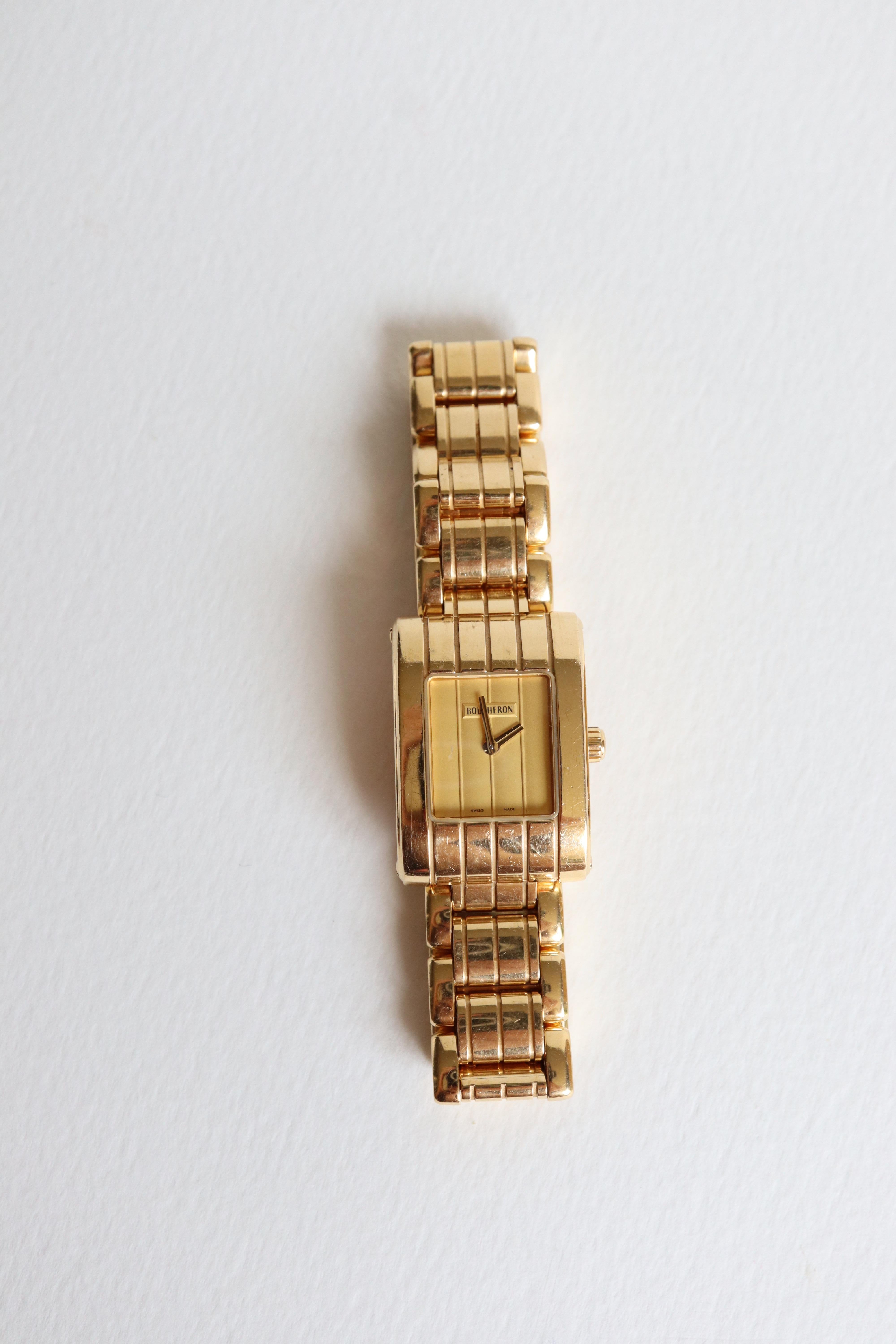 Boucheron Parallèle model watch in 18K yellow gold with Godrons
Signed Boucheron and numbered.  Swiss Made
Quartz movement, working
Gross weight: 134.2g 
Length: 17 cm Width: 1.5 cm Dial: Length: 3 cm width: 2 cm
