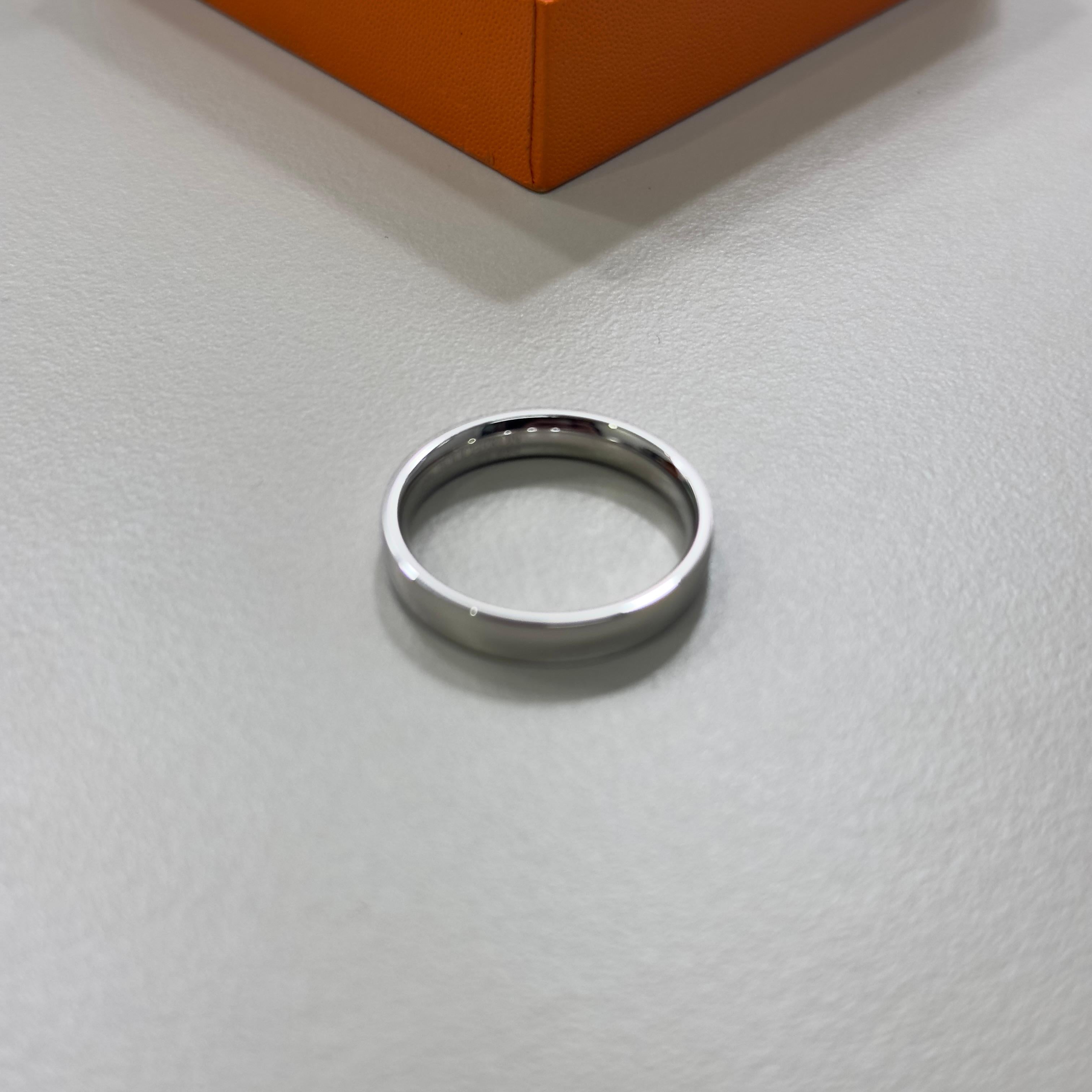 Boucheron Wedding Band In Platinum Size 62 / T For Sale 1