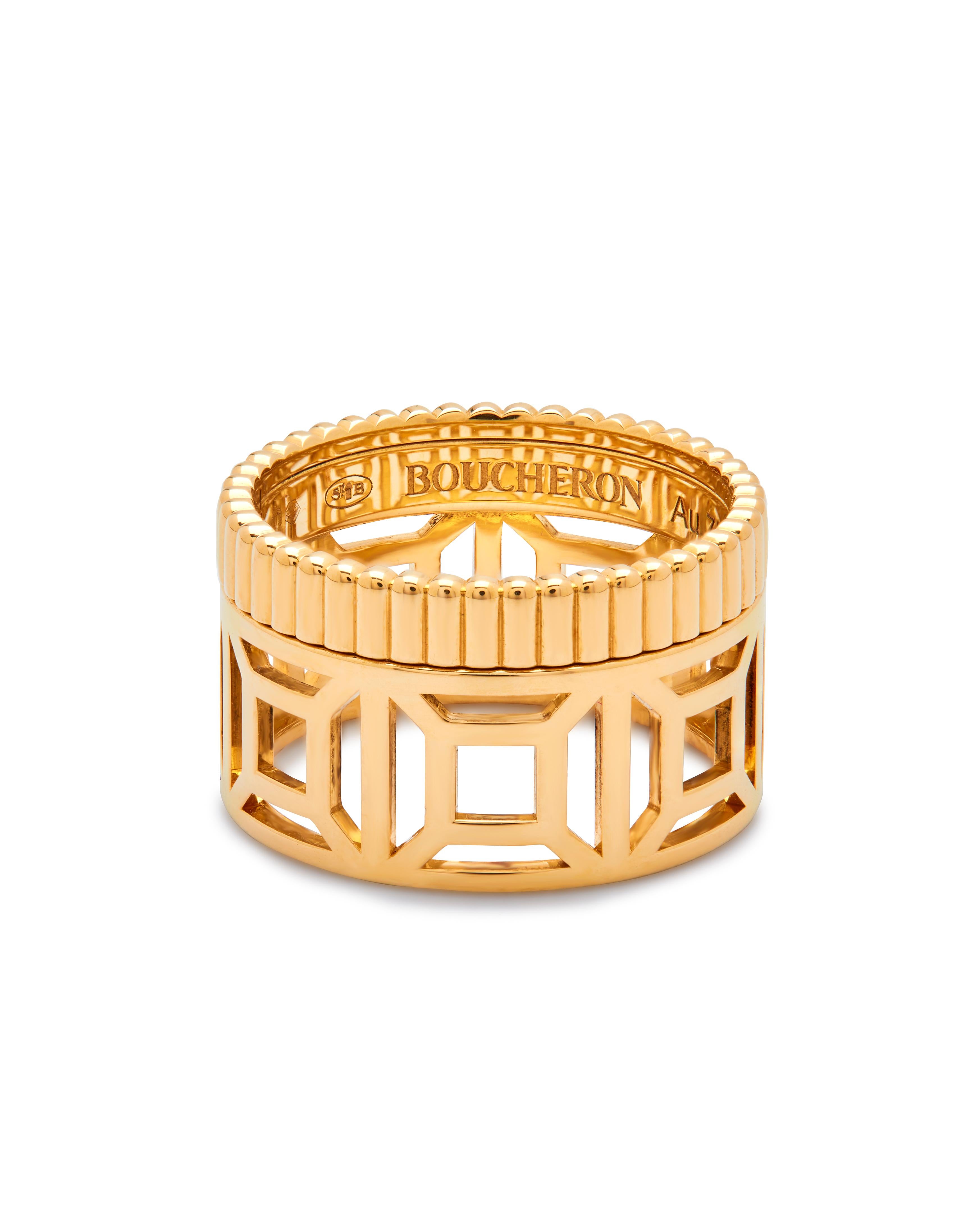 Quatre Radiant edition open work large ring. 

La bague Boucheron fait rayonner l'éclat de l'anneau ajouré. Cette bague graphique amplifie  les codes de la Maison. 

Ce modèle au design classique et audacieux est empilable avec un simple anneau de